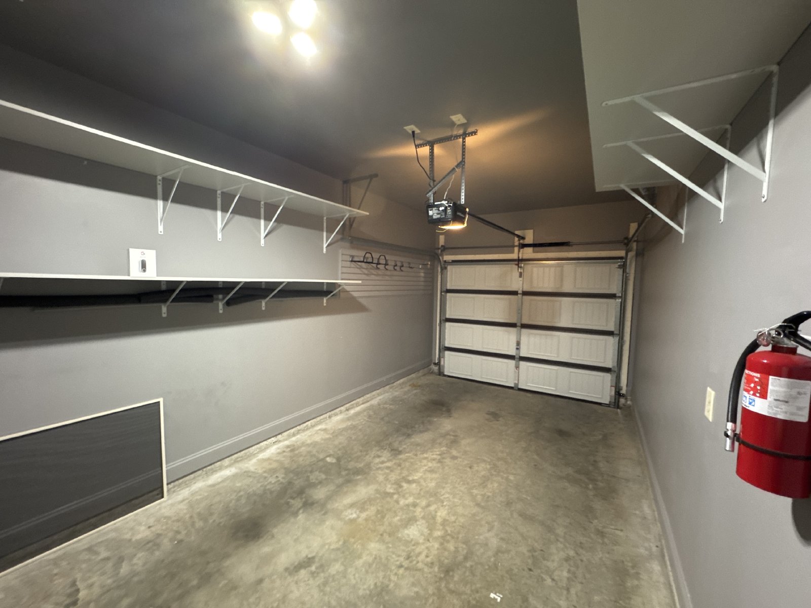 Modern End-Unit Townhome in the Heart of Old Hickory, Wilson County! property image