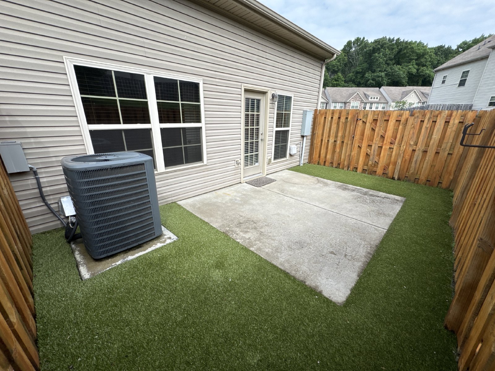 Modern End-Unit Townhome in the Heart of Old Hickory, Wilson County! property image