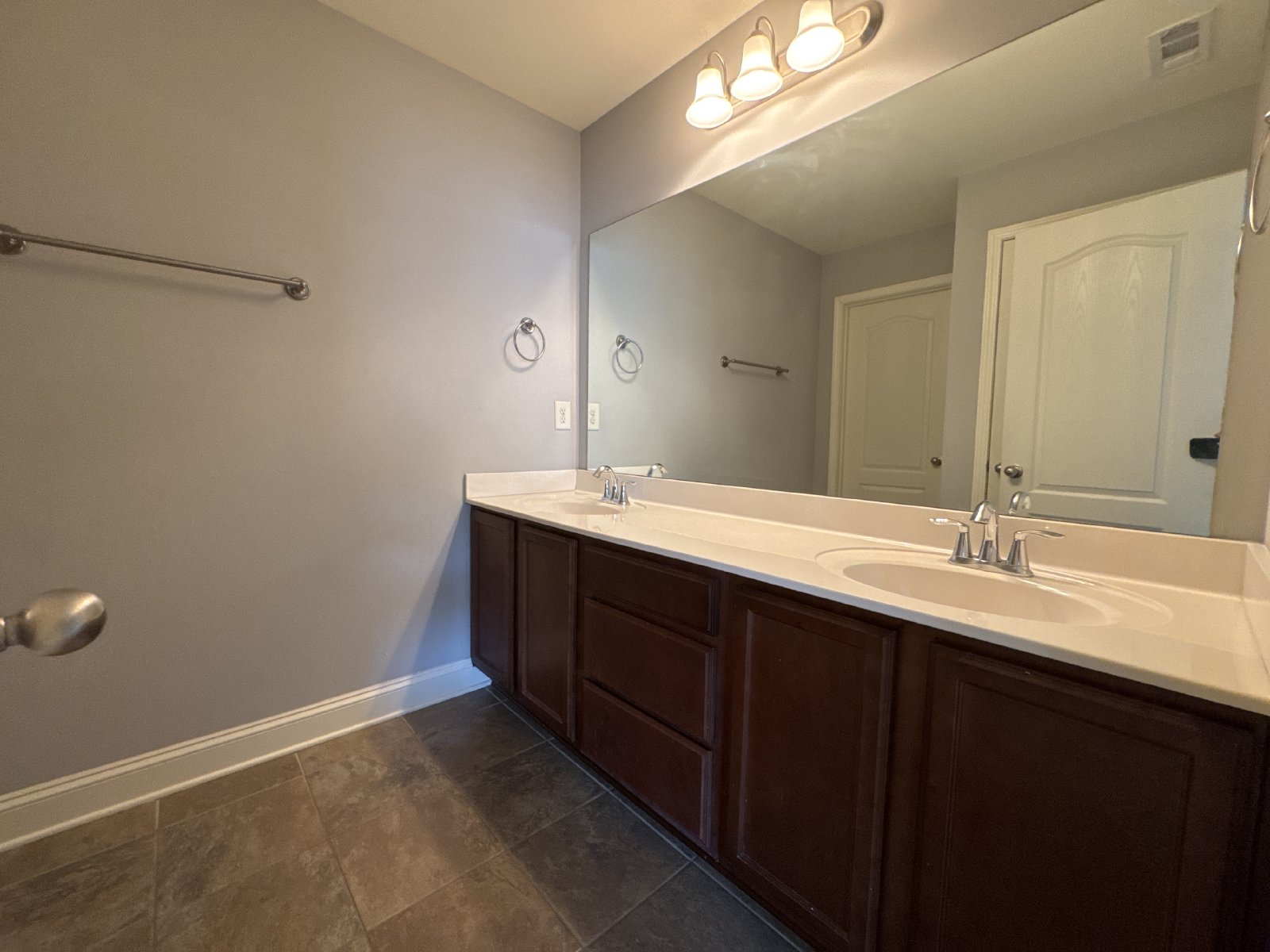 Modern End-Unit Townhome in the Heart of Old Hickory, Wilson County! property image