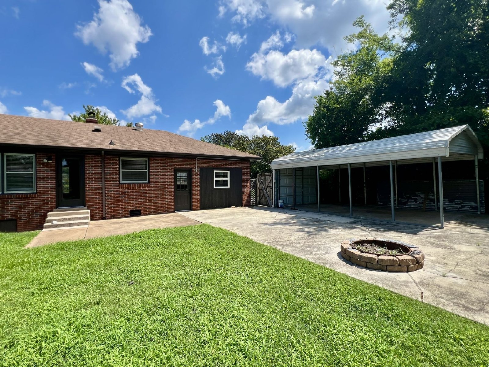3BR 1.5BA, All Brick Ranch Home *Fenced Backyard* property image