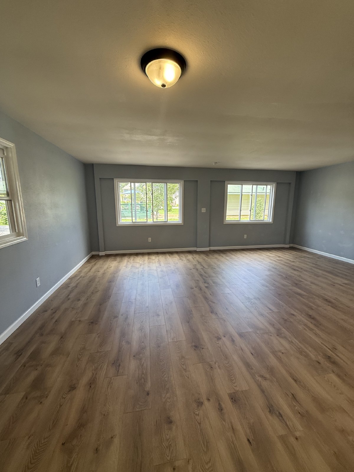Oversized Studio Apartment Close to Hamilton Place Mall! property image
