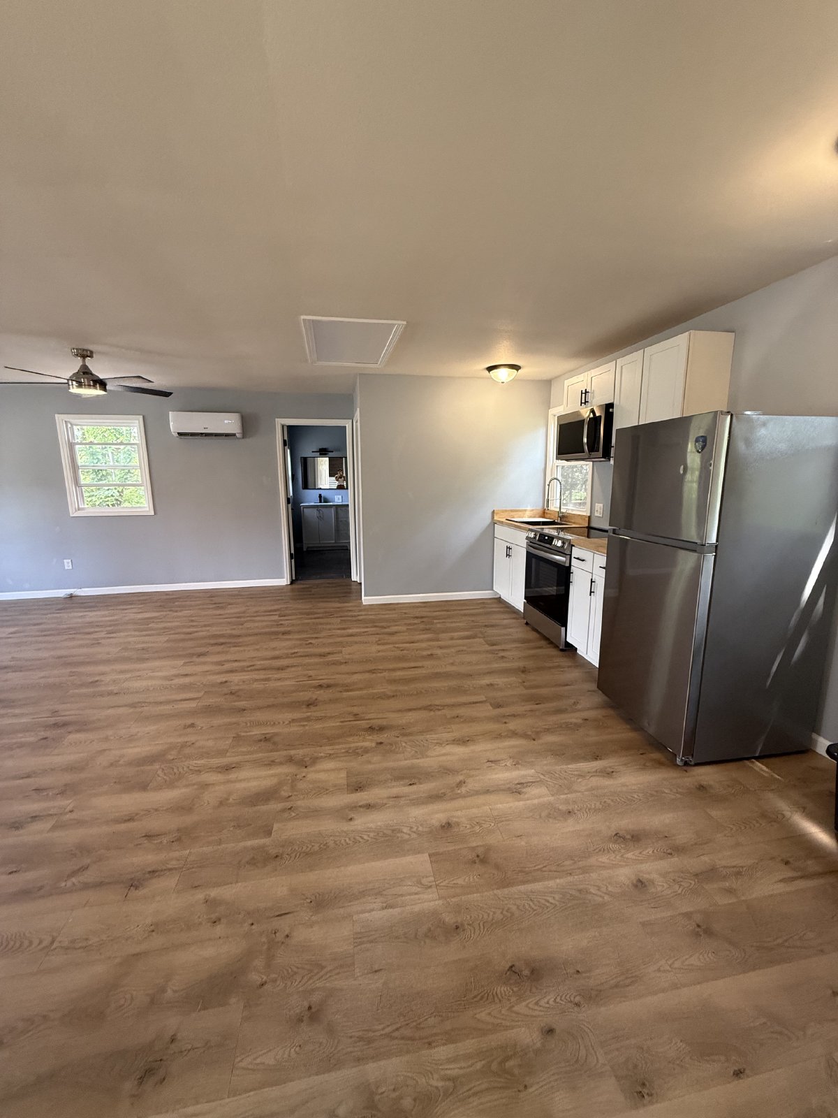 Oversized Studio Apartment Close to Hamilton Place Mall! property image