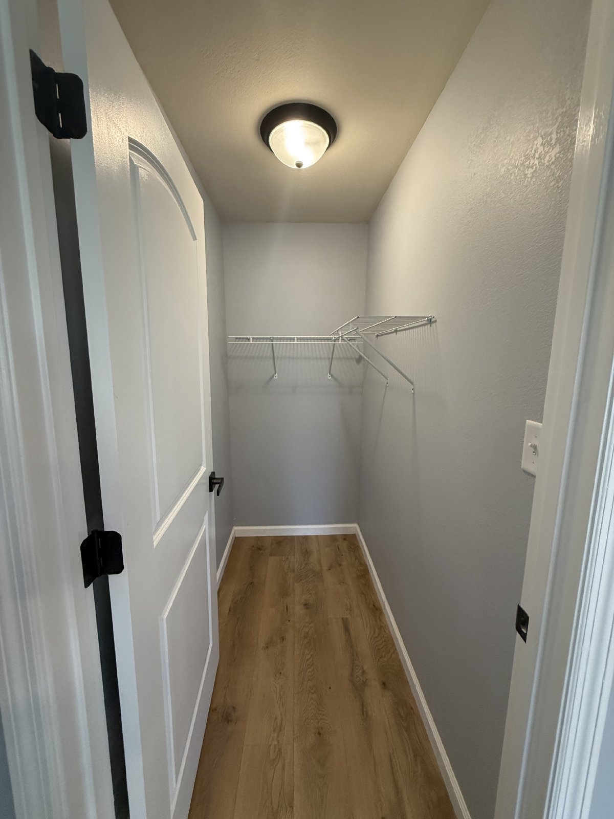 Oversized Studio Apartment Close to Hamilton Place Mall! property image