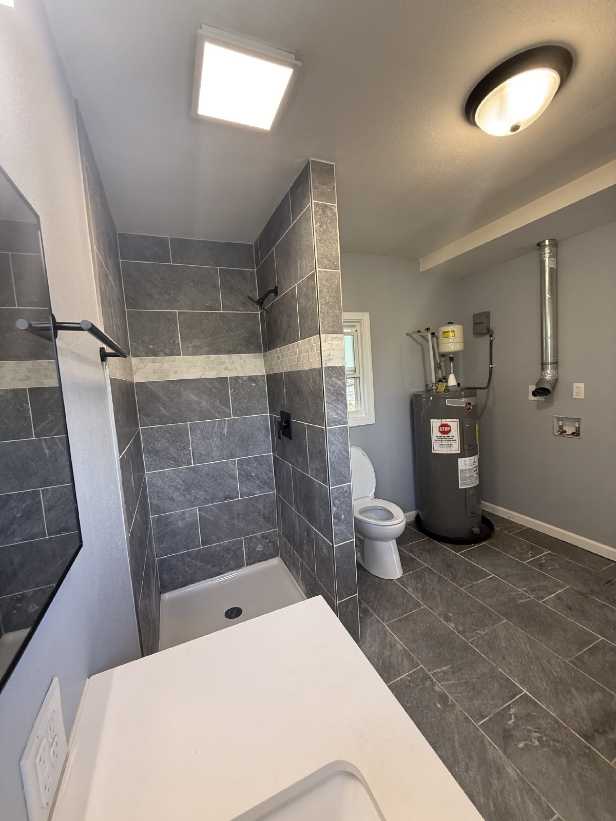 Oversized Studio Apartment Close to Hamilton Place Mall! property image