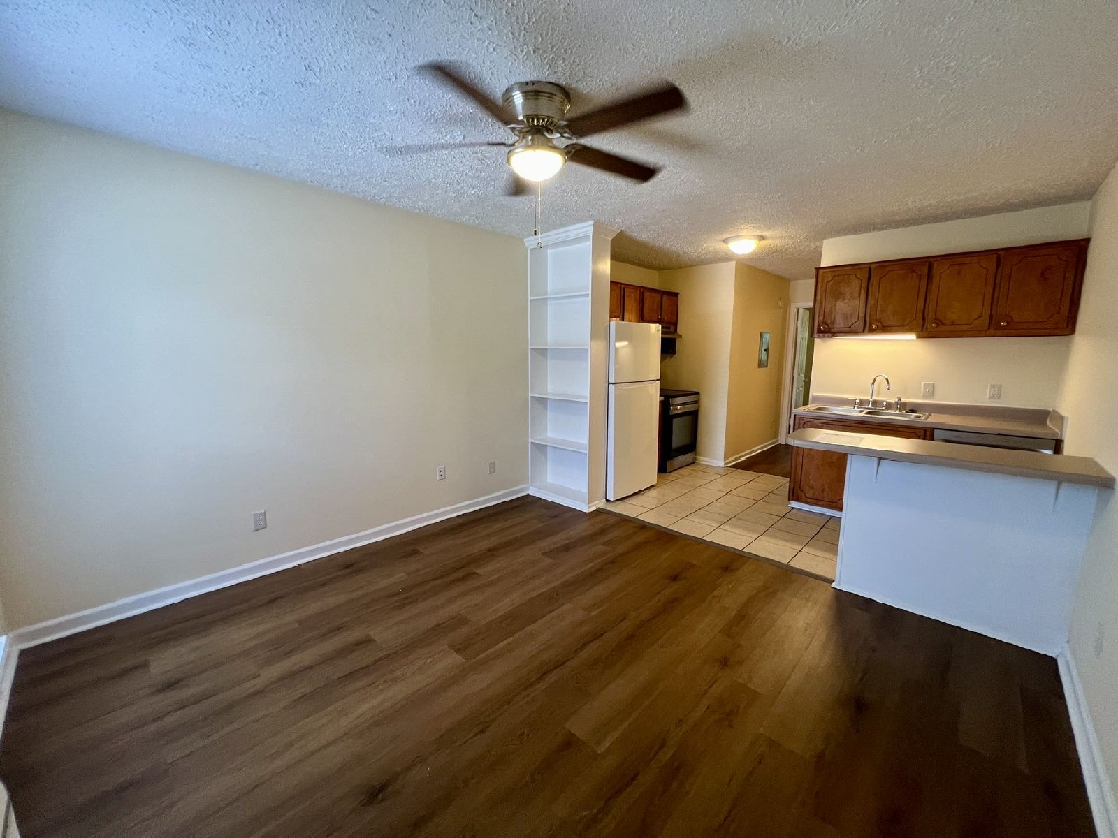 1BR 1BA Apartment at Venture Point Apt. *Water Included* property image