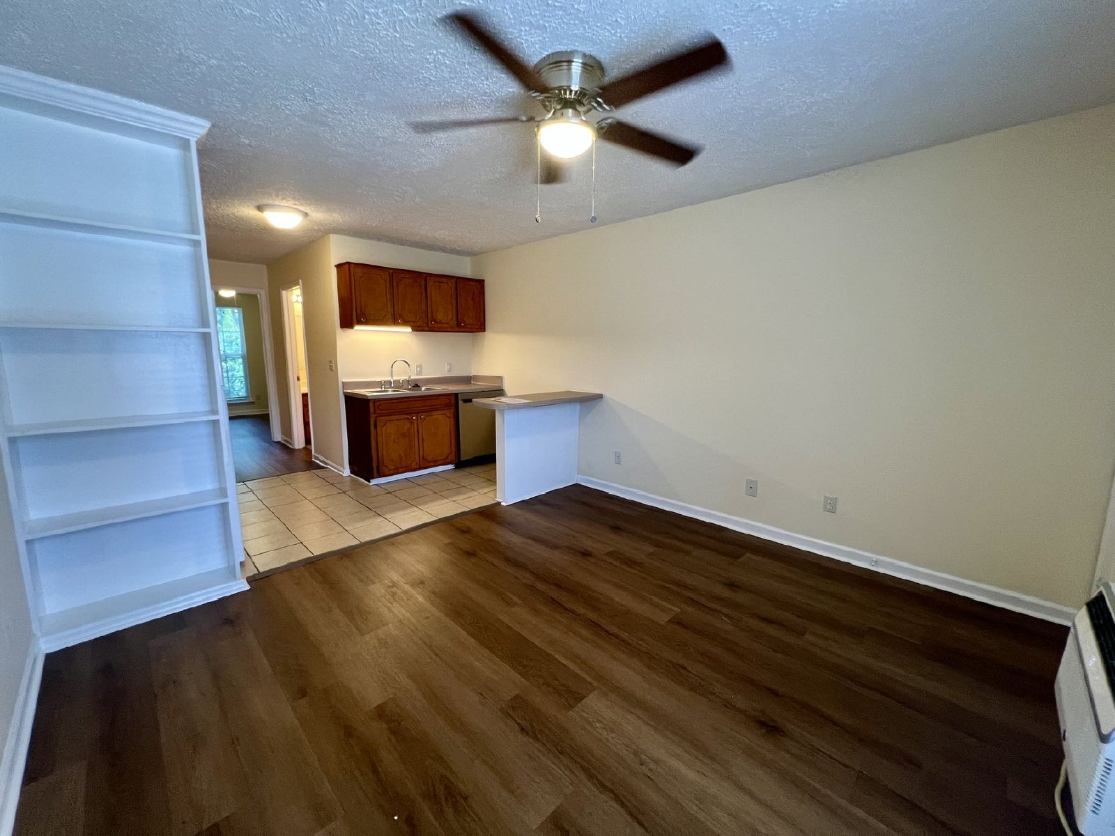 1BR 1BA Apartment at Venture Point Apt. *Water Included* property image