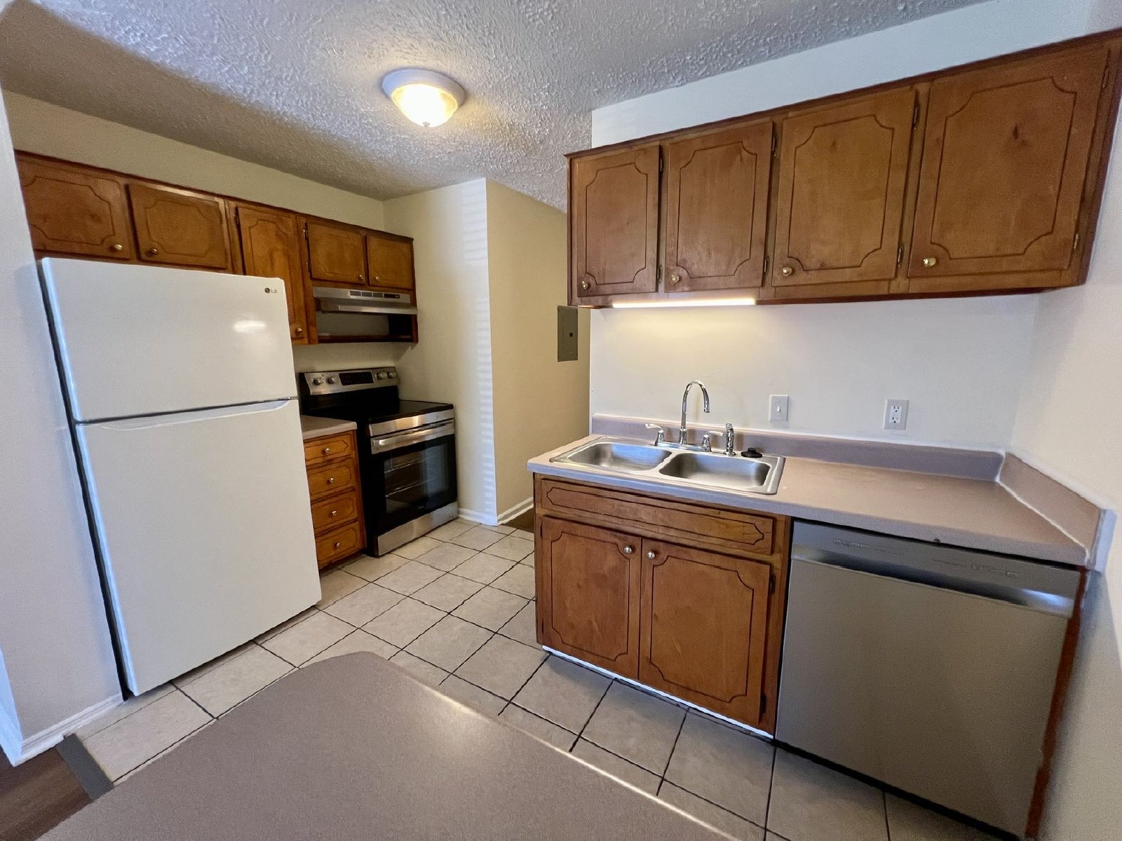 1BR 1BA Apartment at Venture Point Apt. *Water Included* property image