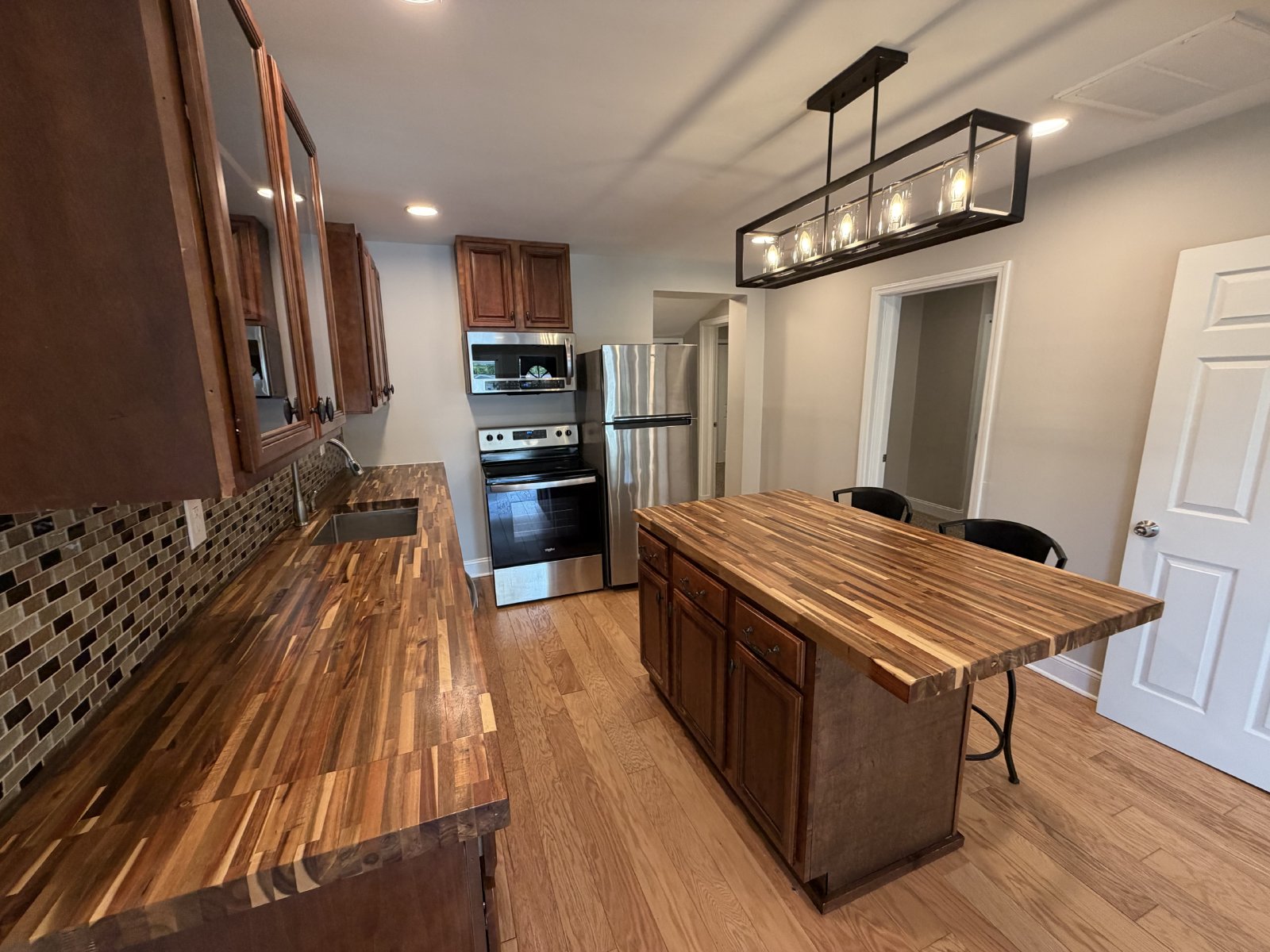 Cute 3 BR 1 BA in Mt Pleasant - Available Immediately! property image