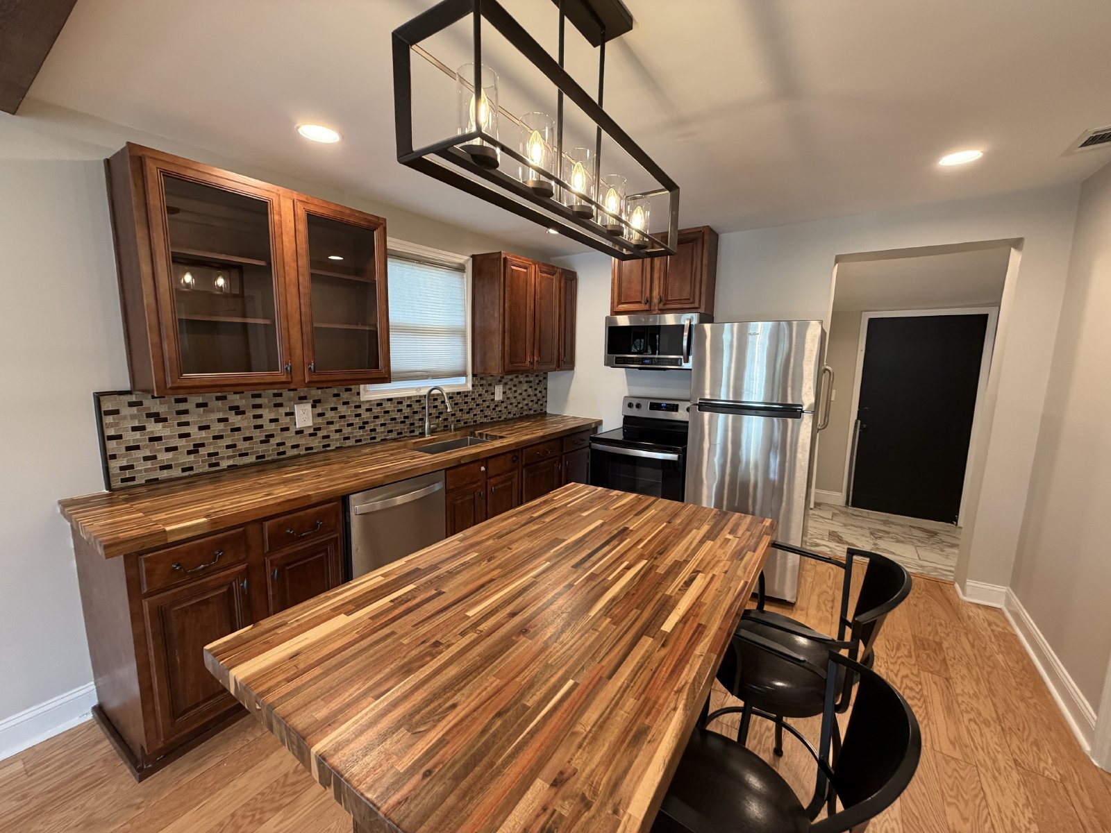 Cute 3 BR 1 BA in Mt Pleasant - Available Immediately! property image