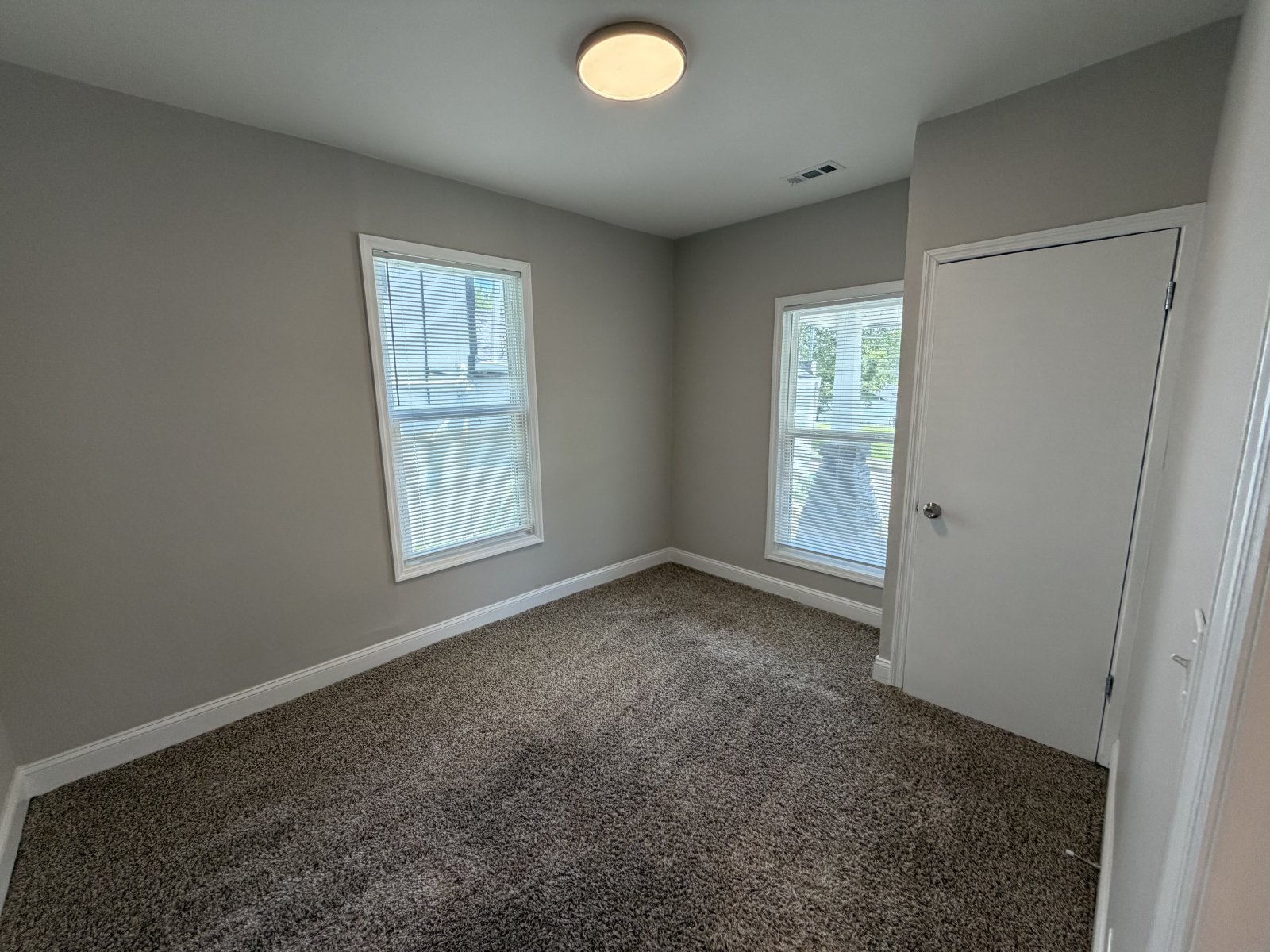 Cute 3 BR 1 BA in Mt Pleasant - Available Immediately! property image