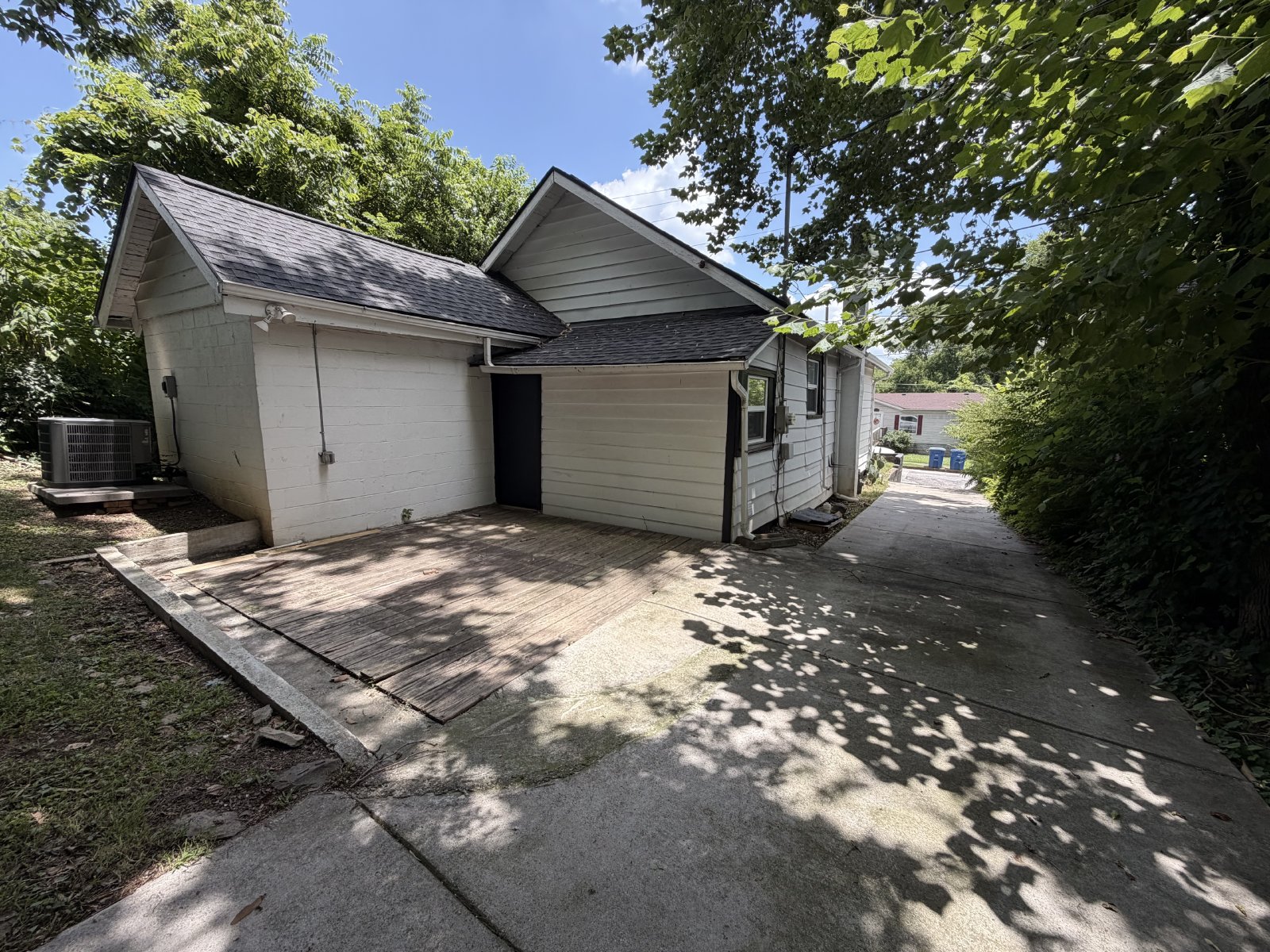 Cute 3 BR 1 BA in Mt Pleasant - Available Immediately! property image