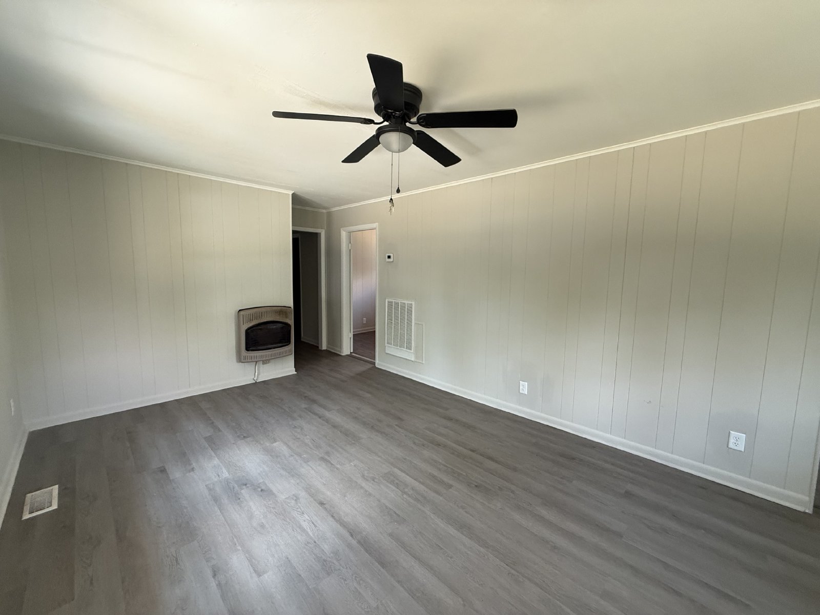 Newly Updated 3 Bedroom Home with Bonus Room in Rossville! property image