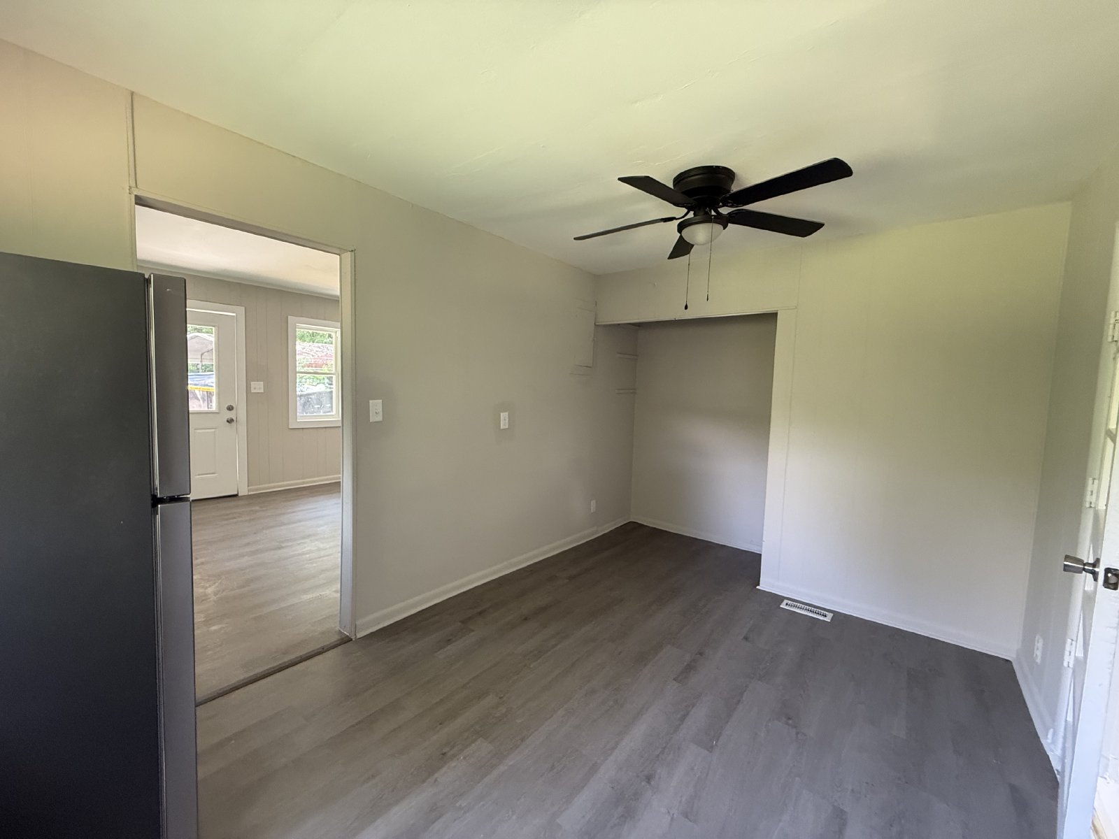 Newly Updated 3 Bedroom Home with Bonus Room in Rossville! property image