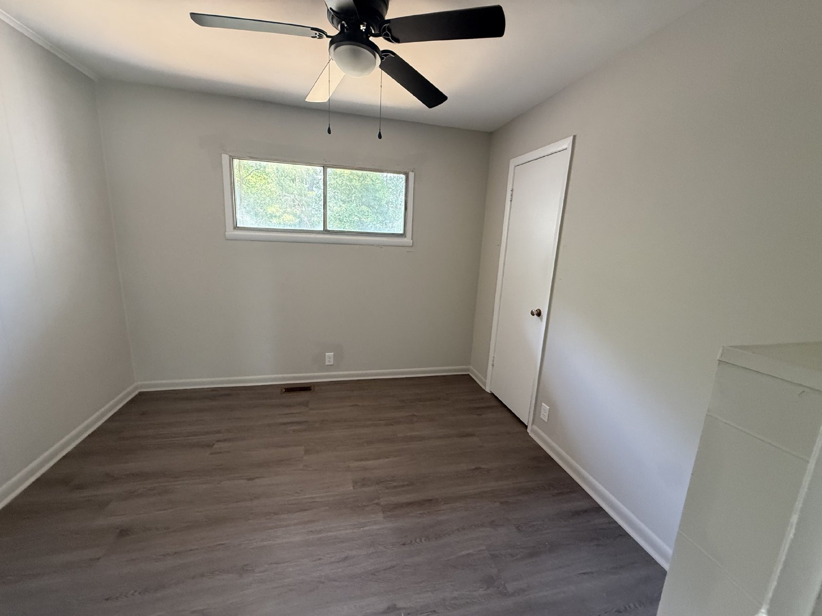 Newly Updated 3 Bedroom Home with Bonus Room in Rossville! property image