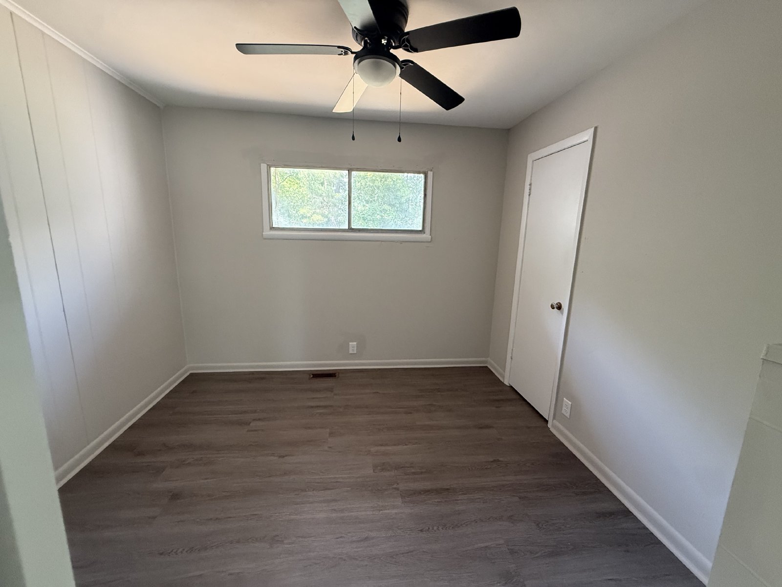 Newly Updated 3 Bedroom Home with Bonus Room in Rossville! property image