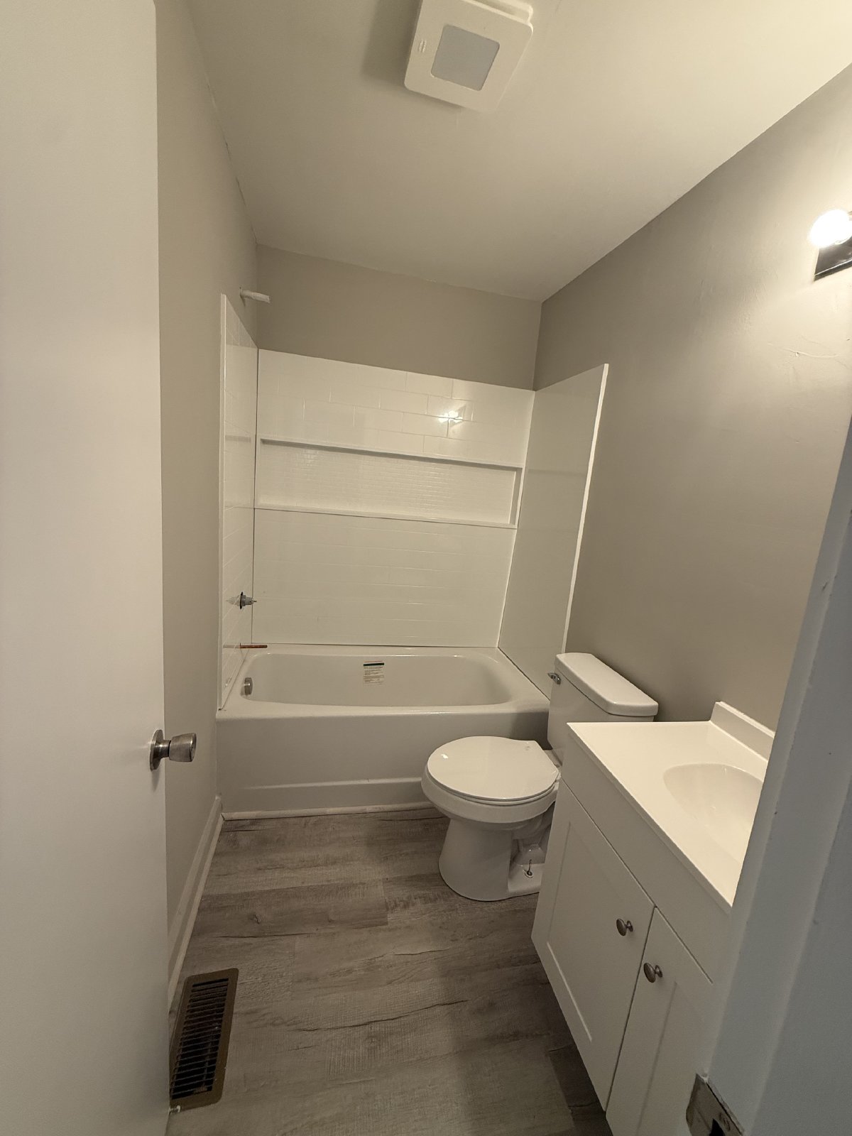 Newly Updated 3 Bedroom Home with Bonus Room in Rossville! property image