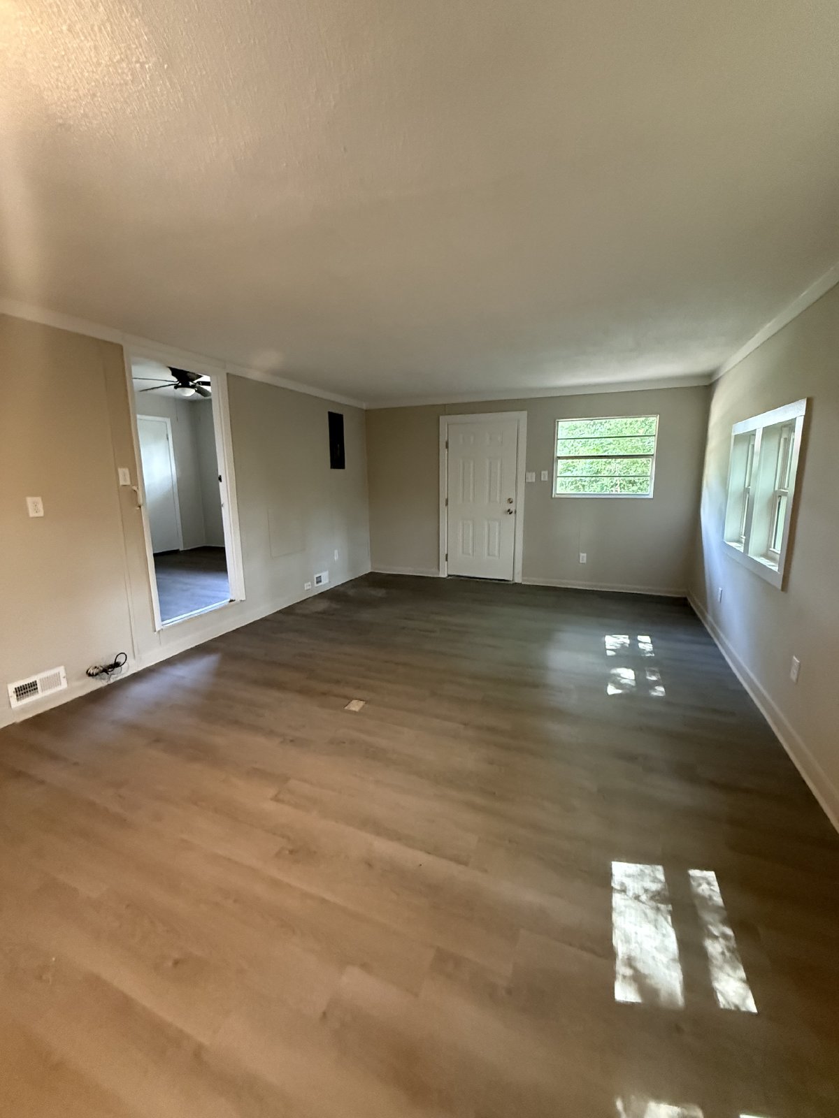 Newly Updated 3 Bedroom Home with Bonus Room in Rossville! property image