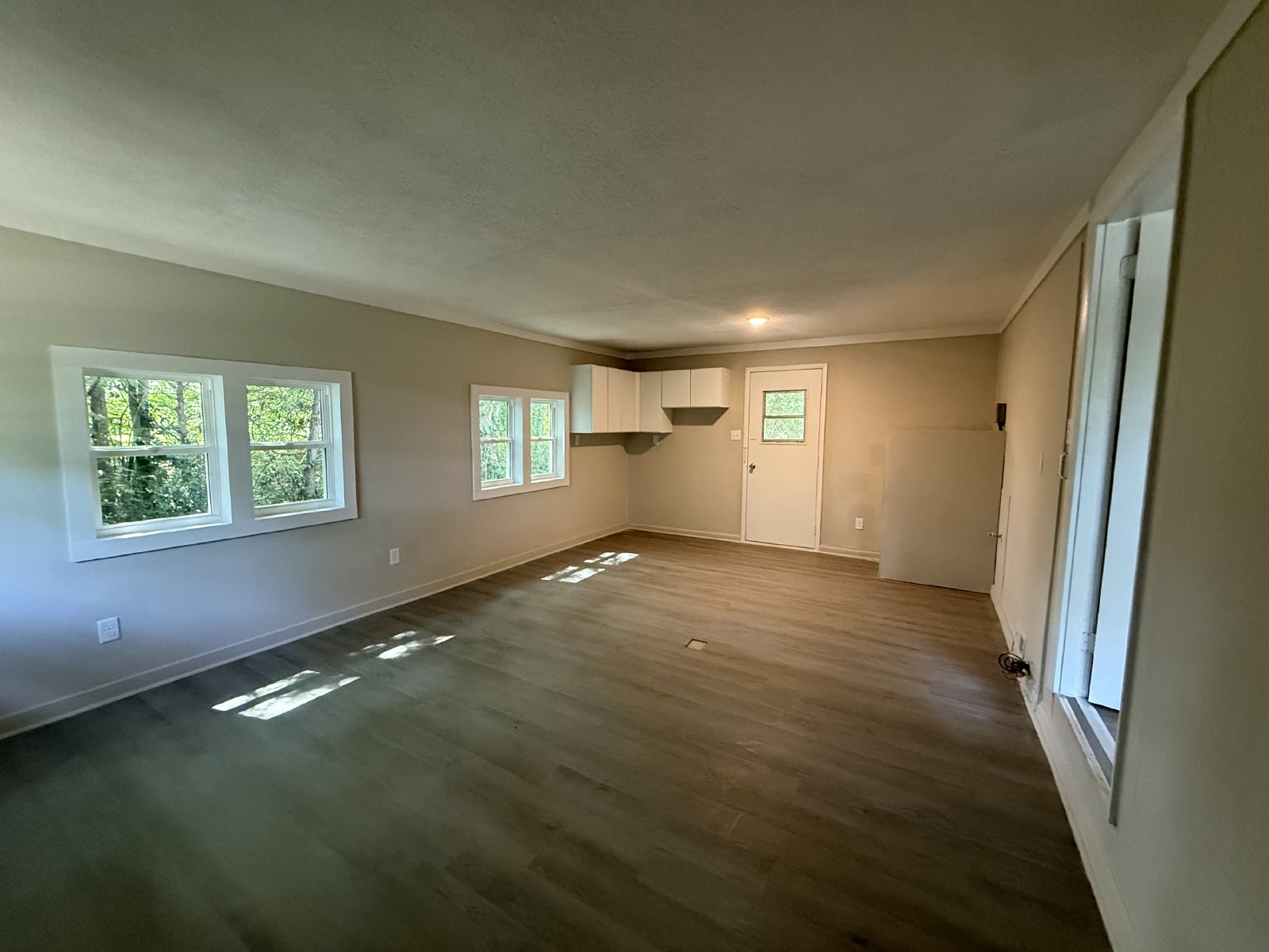 Newly Updated 3 Bedroom Home with Bonus Room in Rossville! property image