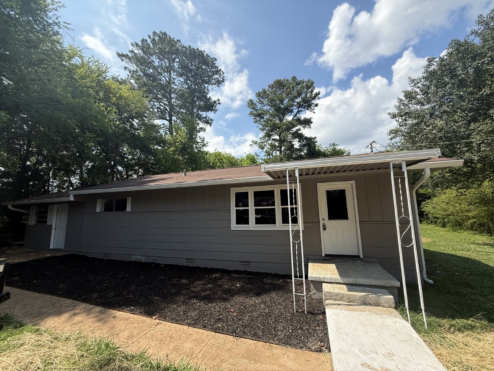 Newly Updated 3 Bedroom Home with Bonus Room in Rossville! property image