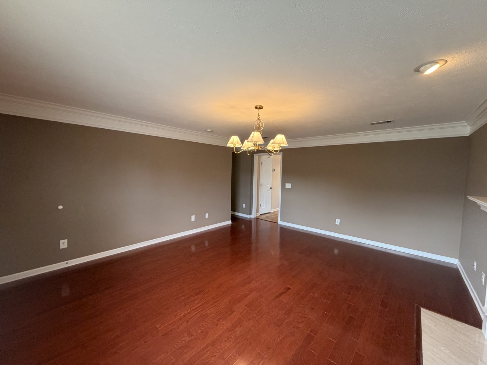 Available Immediately – Beautiful 3 Bedroom, 2.5 Bath Home with Bonus Room in Belmont! property image