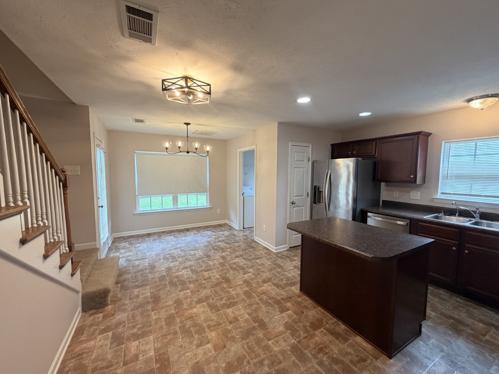Available Immediately – Beautiful 3 Bedroom, 2.5 Bath Home with Bonus Room in Belmont! property image