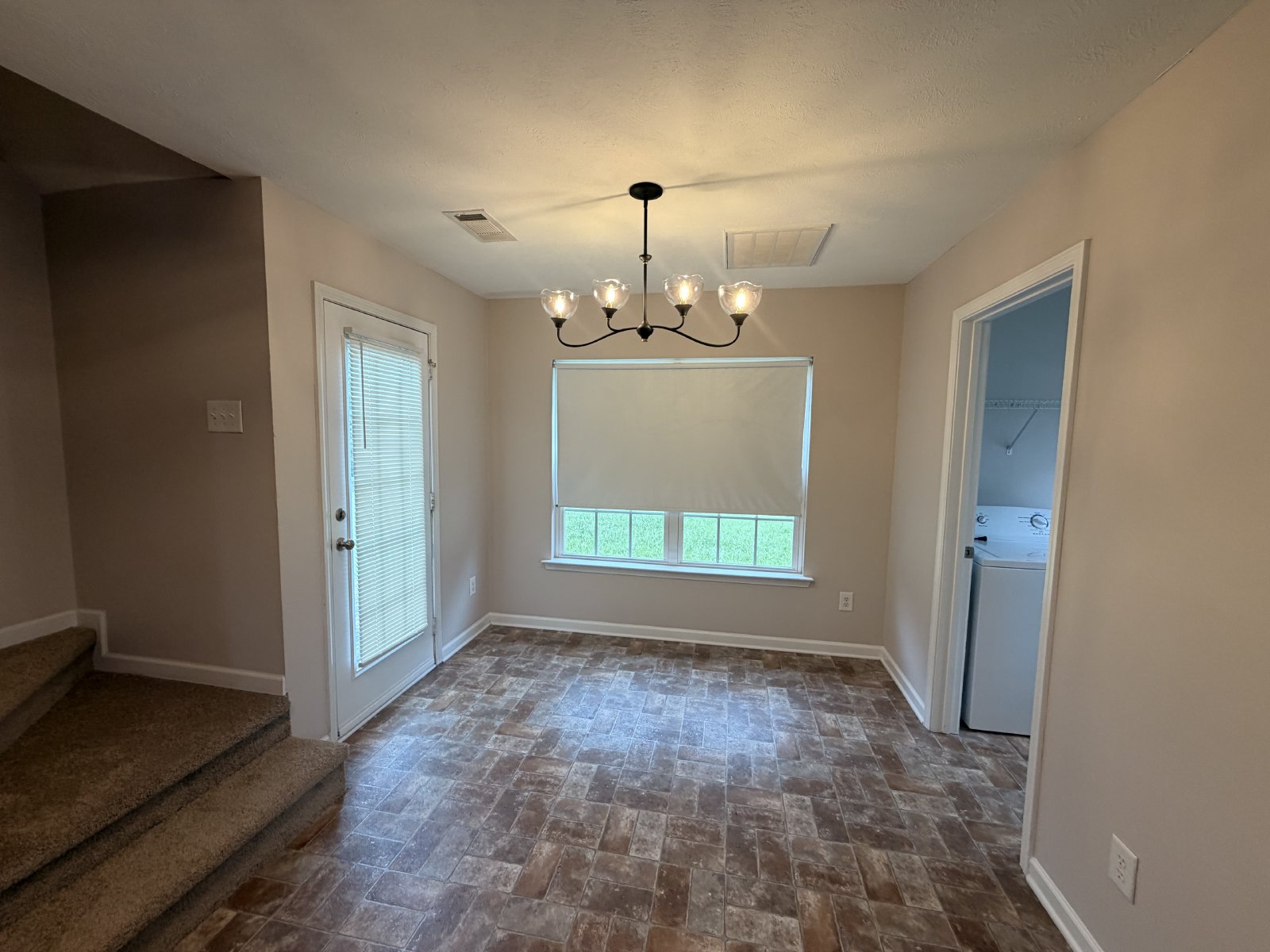 Available Immediately – Beautiful 3 Bedroom, 2.5 Bath Home with Bonus Room in Belmont! property image