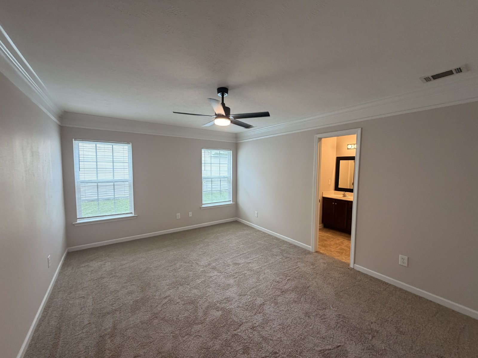 Available Immediately – Beautiful 3 Bedroom, 2.5 Bath Home with Bonus Room in Belmont! property image