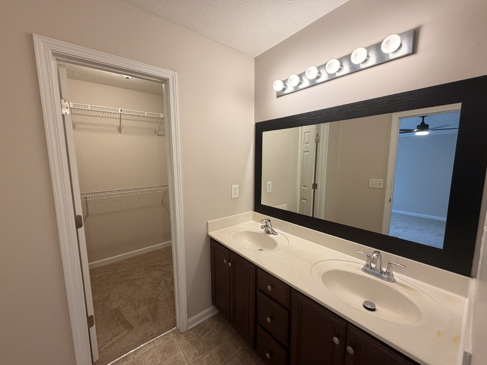 Available Immediately – Beautiful 3 Bedroom, 2.5 Bath Home with Bonus Room in Belmont! property image