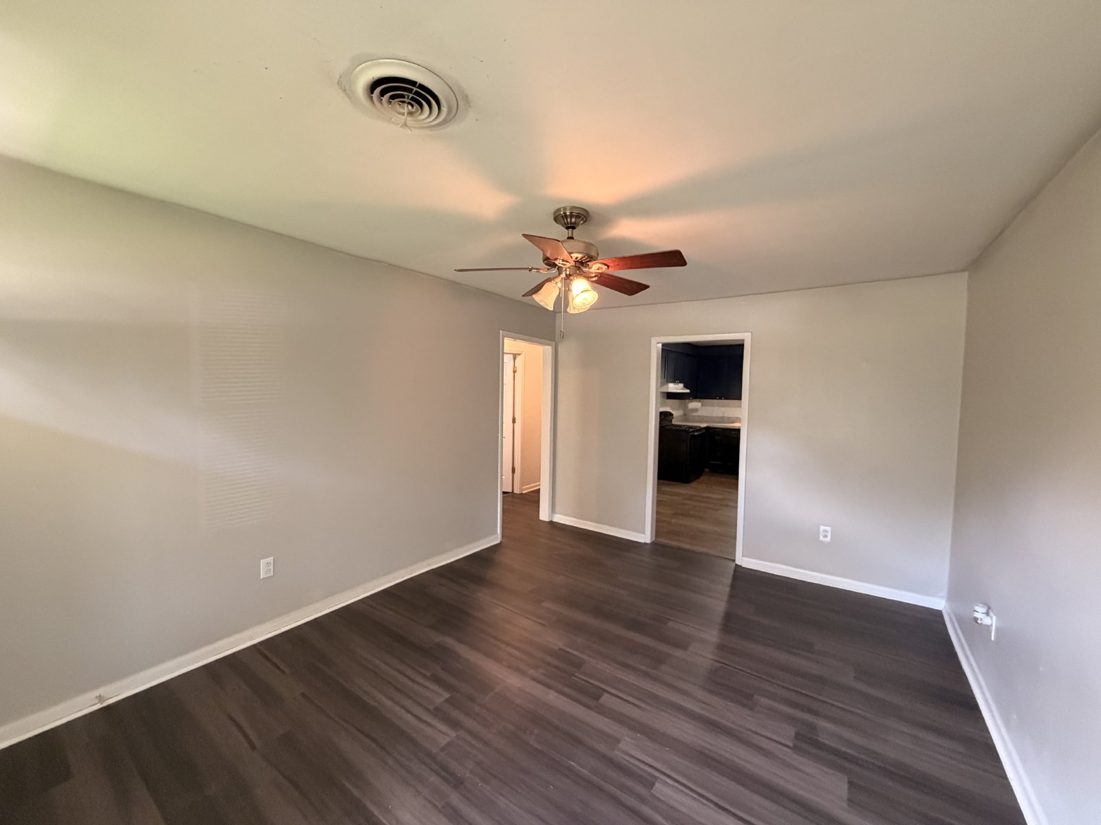 Nice 2 BR/1 Bath Duplex - Covered Parking & Large Backyard property image