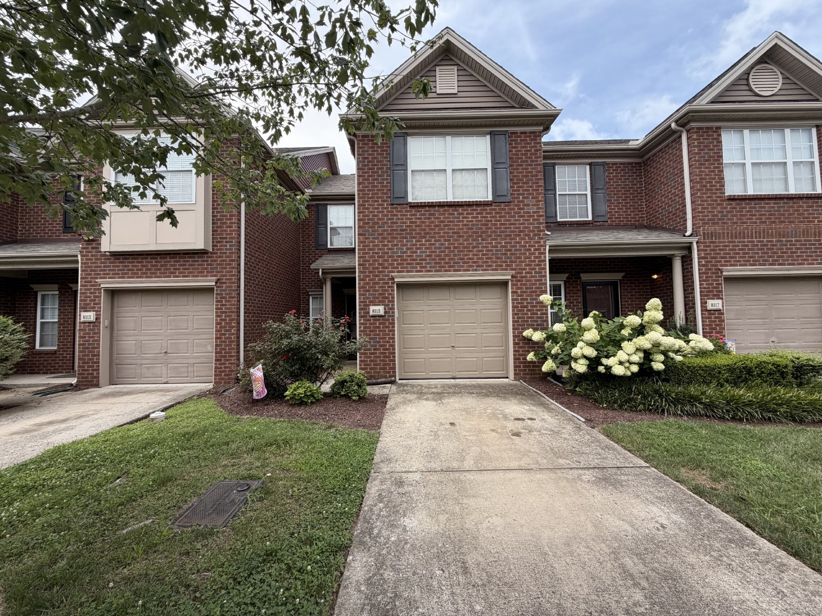 3 Bed 2.5 Bath Townhome in Brentwood property image