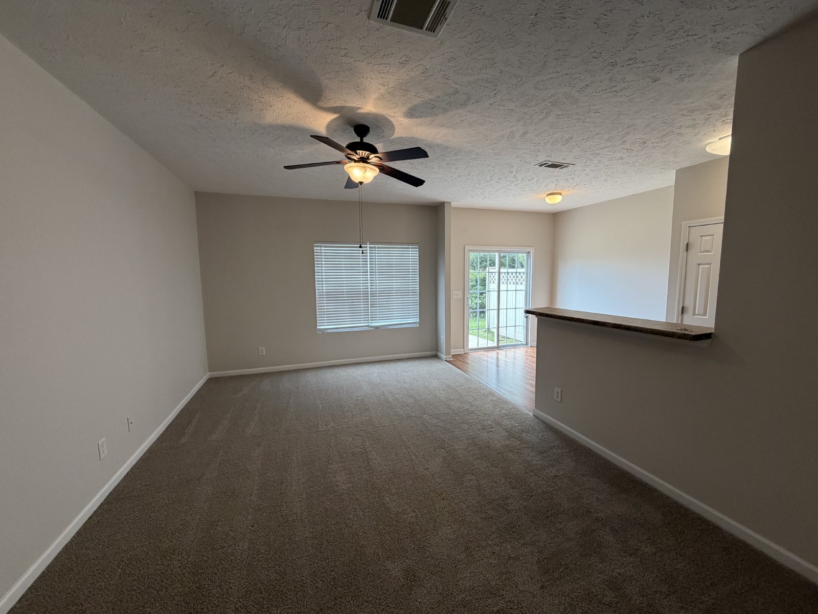 3 Bed 2.5 Bath Townhome in Brentwood property image