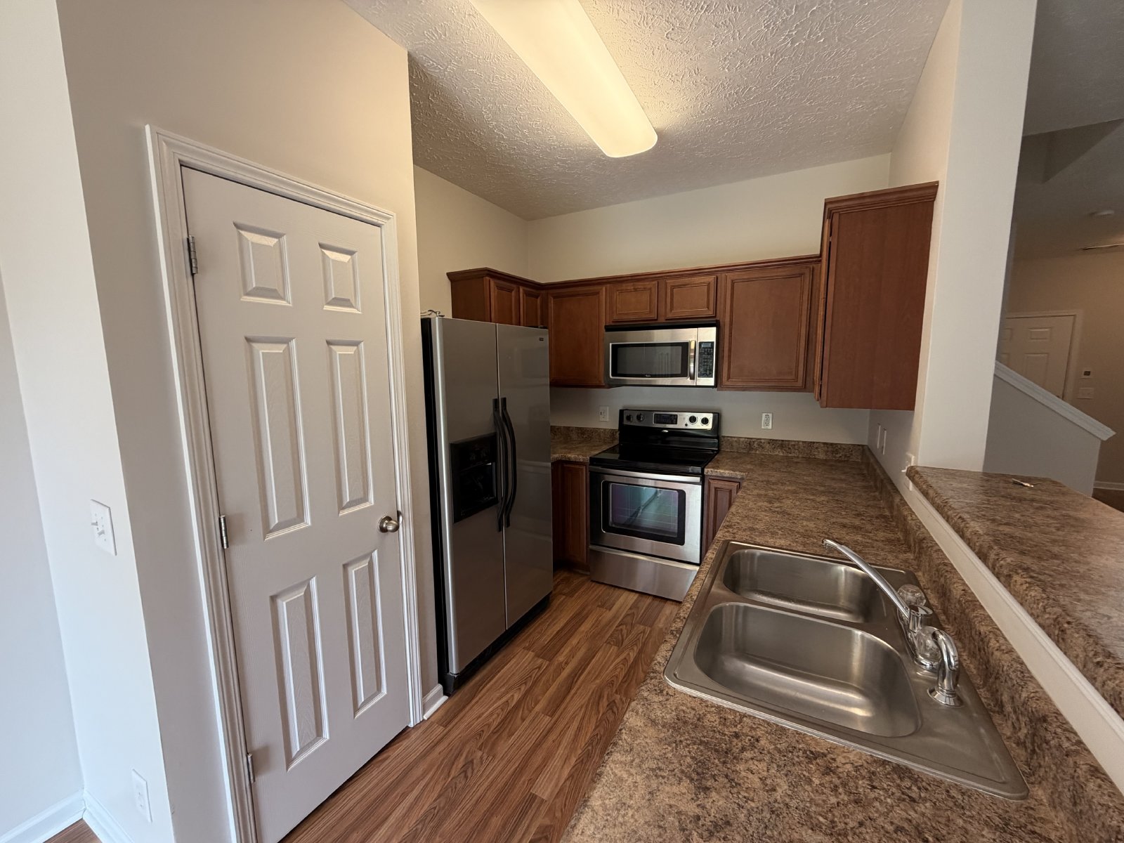 3 Bed 2.5 Bath Townhome in Brentwood property image