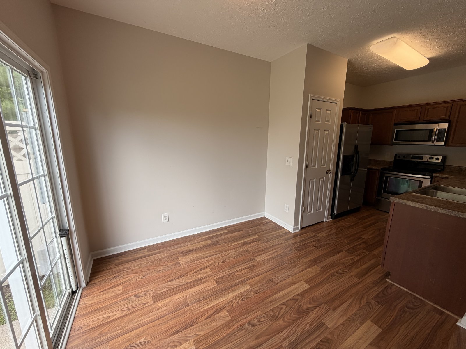3 Bed 2.5 Bath Townhome in Brentwood property image