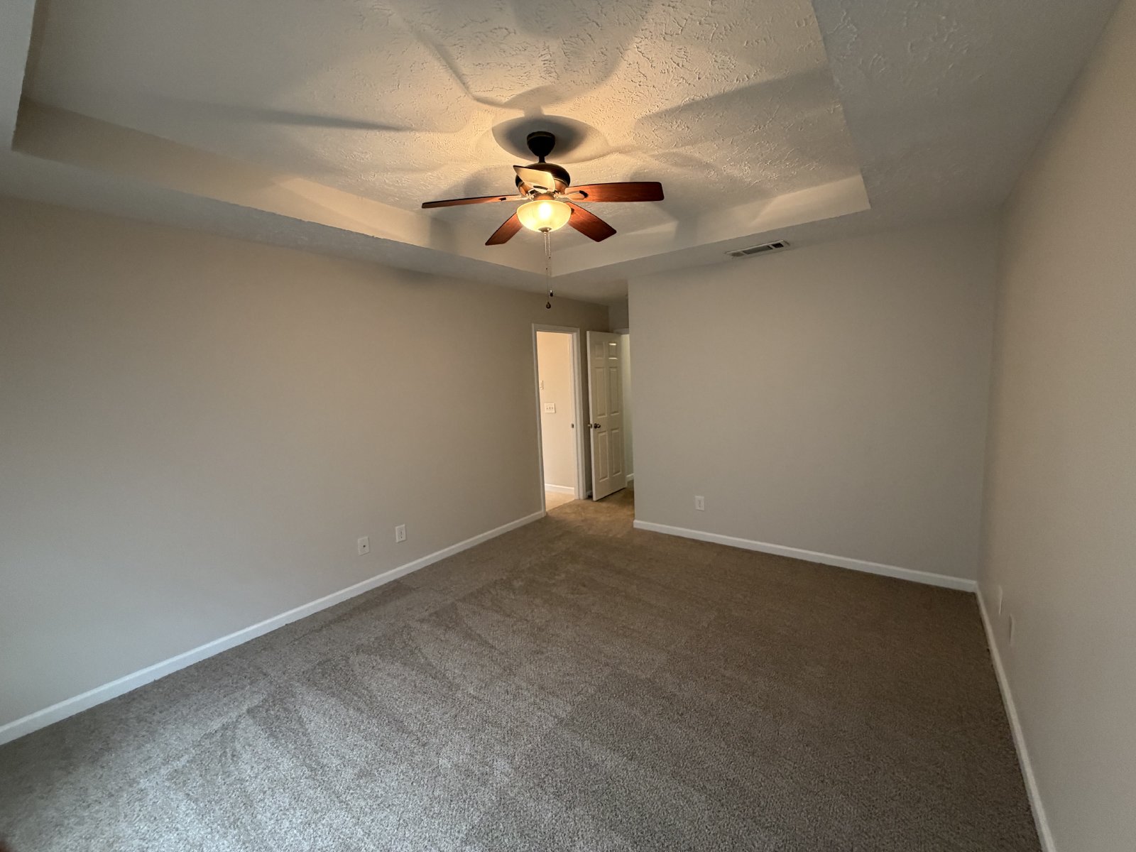 3 Bed 2.5 Bath Townhome in Brentwood property image