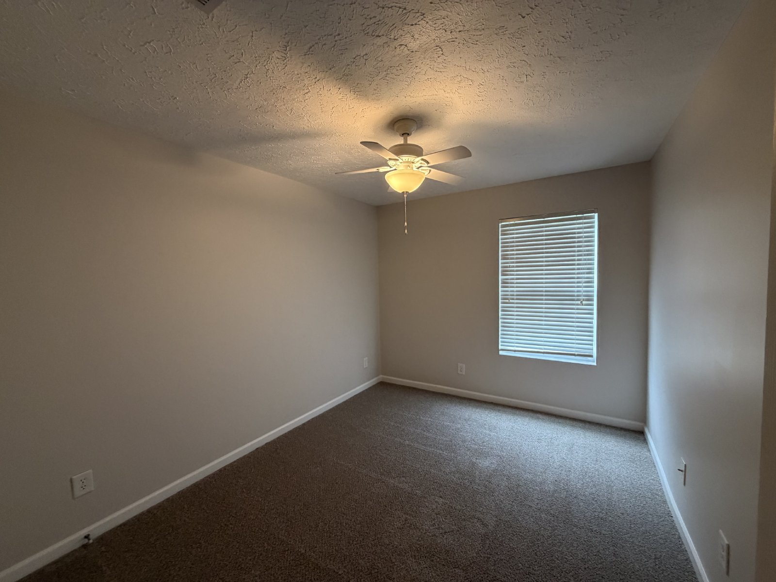 3 Bed 2.5 Bath Townhome in Brentwood property image