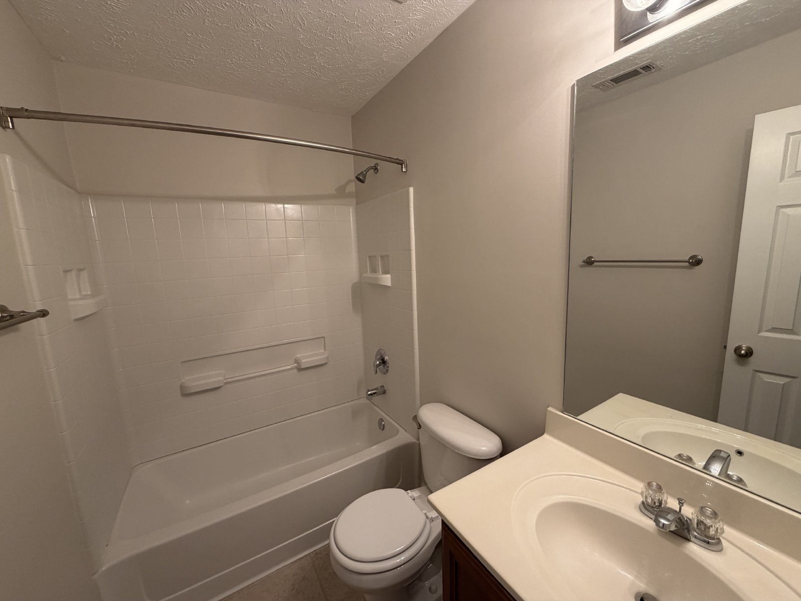 3 Bed 2.5 Bath Townhome in Brentwood property image