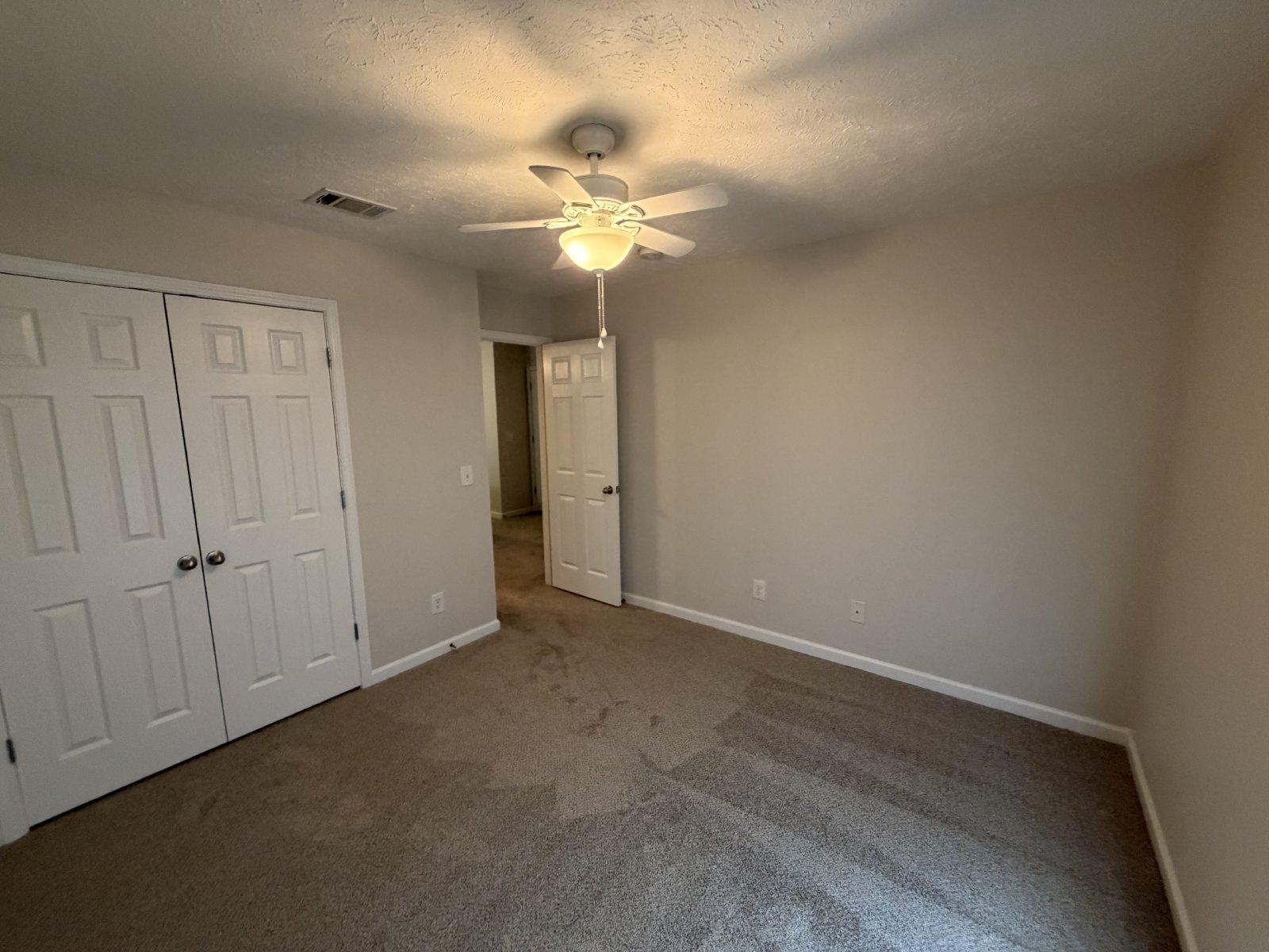 3 Bed 2.5 Bath Townhome in Brentwood property image