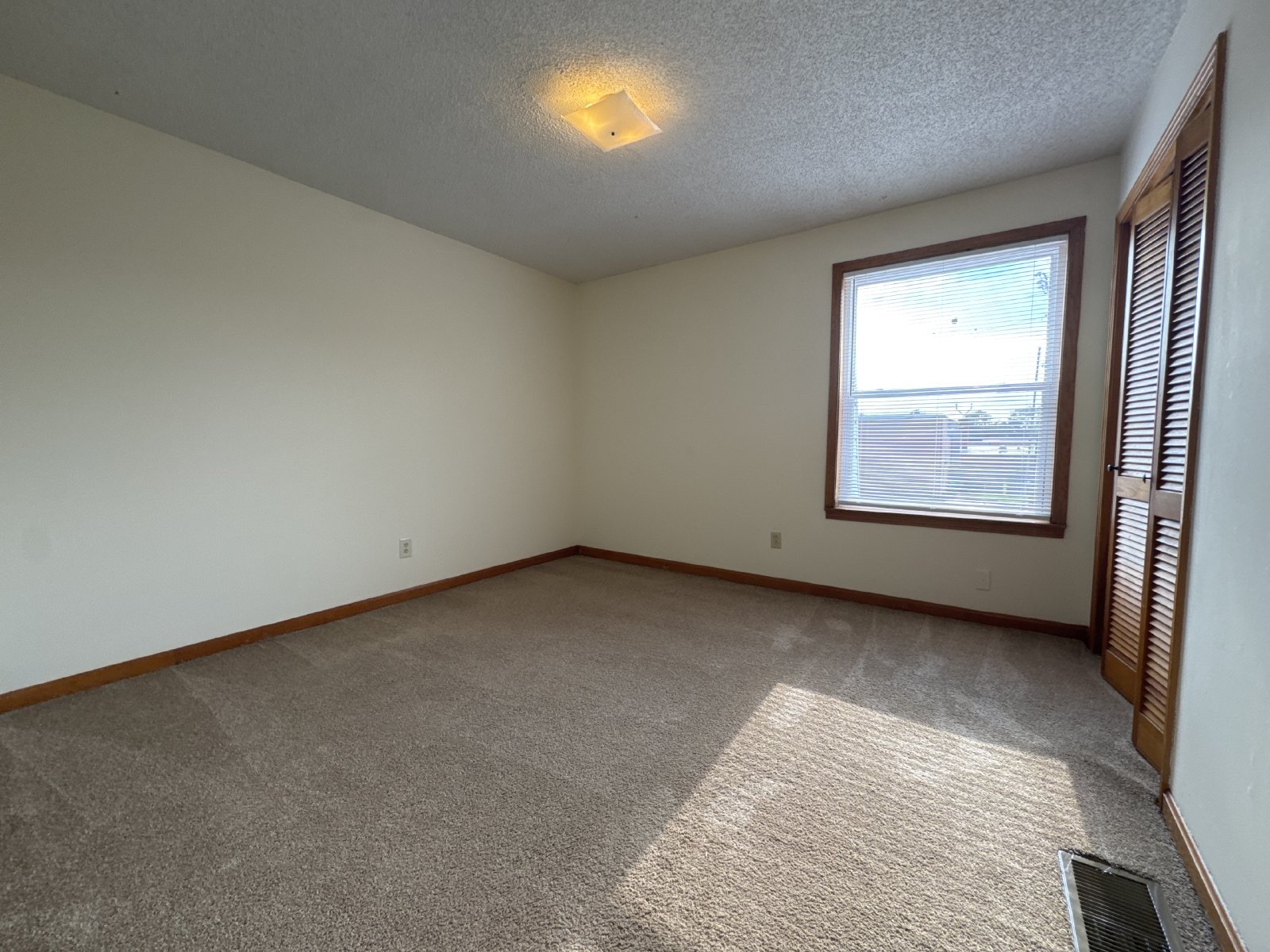 Spacious & Updated Duplex in a Convenient Lebanon Location! property image