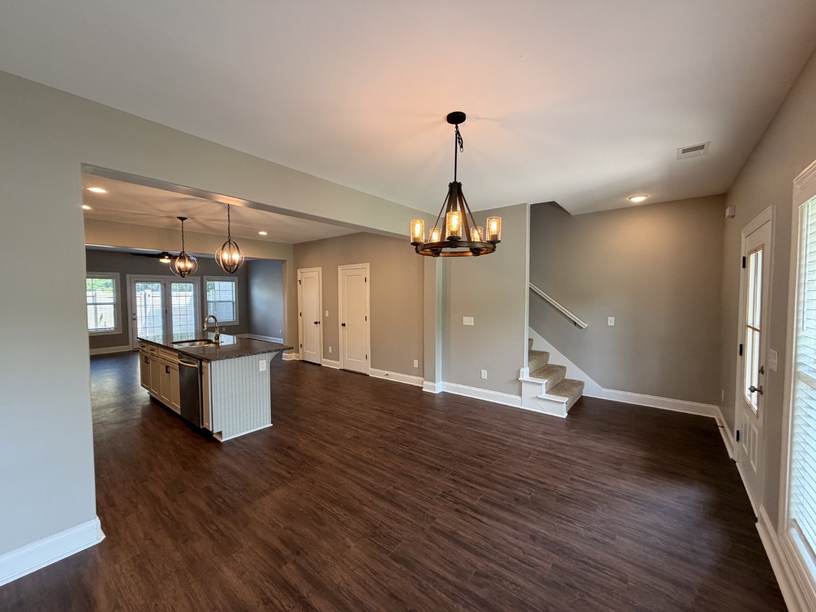 Half Off First Month's Rent! Beautiful & Updated 3 BR 2.5 Townhome - Convenient Murfreesboro Location! property image