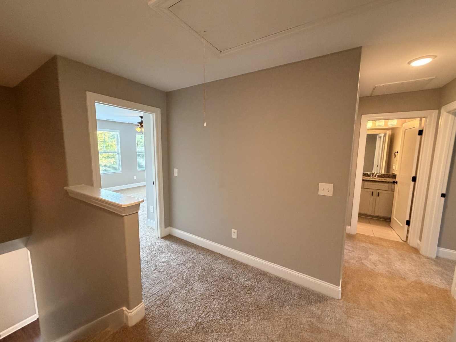 Half Off First Month's Rent! Beautiful & Updated 3 BR 2.5 Townhome - Convenient Murfreesboro Location! property image