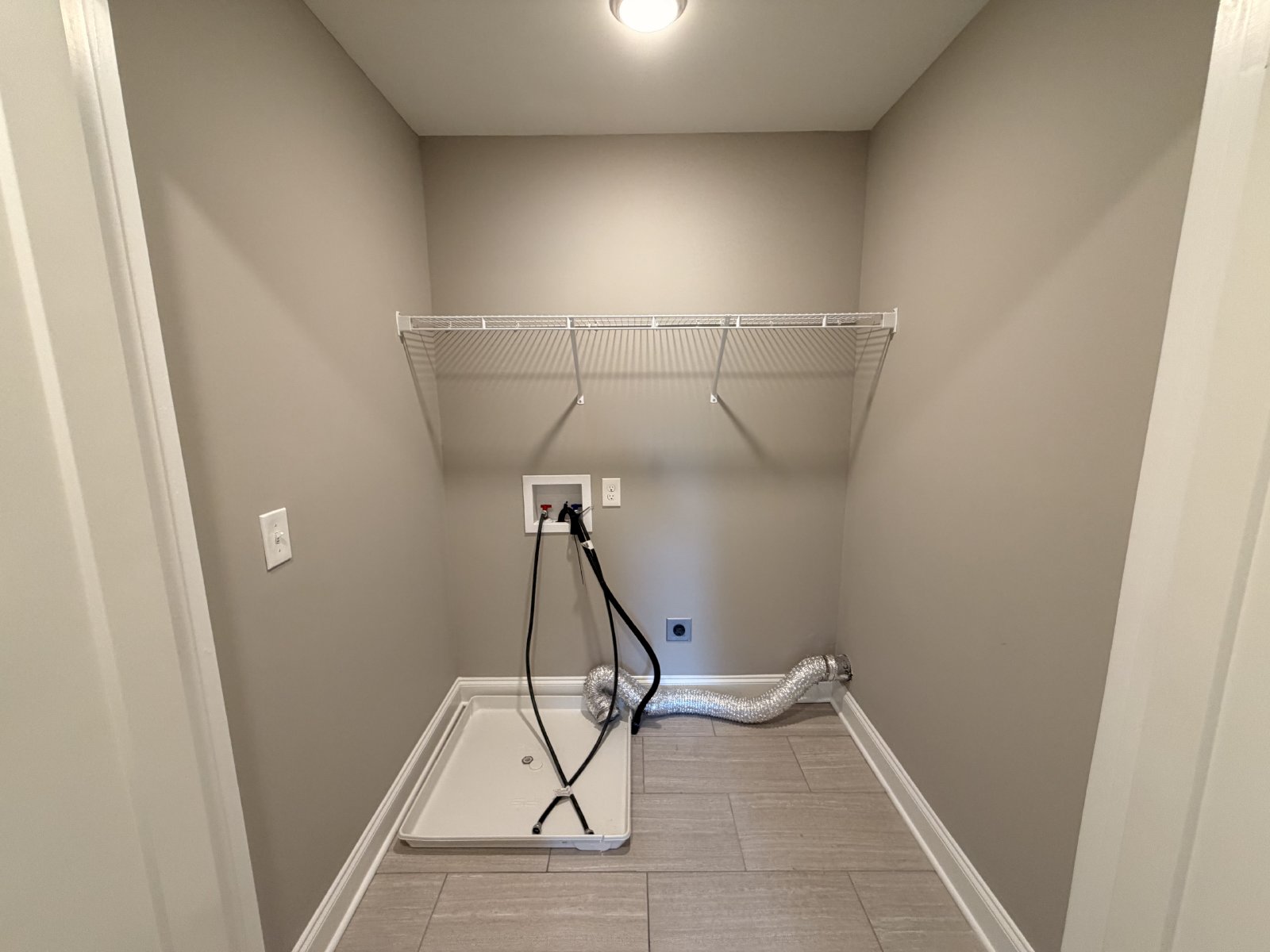 Half Off First Month's Rent! Beautiful & Updated 3 BR 2.5 Townhome - Convenient Murfreesboro Location! property image
