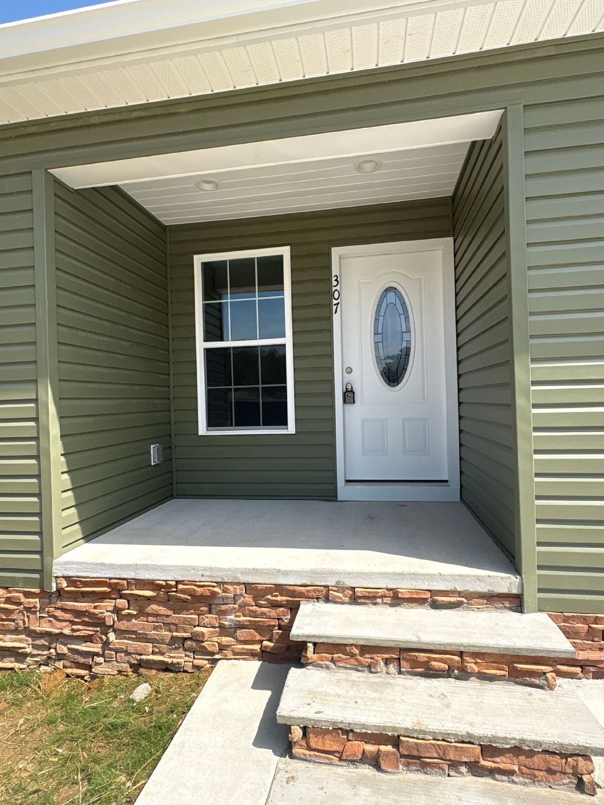 Adorable BRAND NEW Home Convenitly Located in Tullahoma... property image