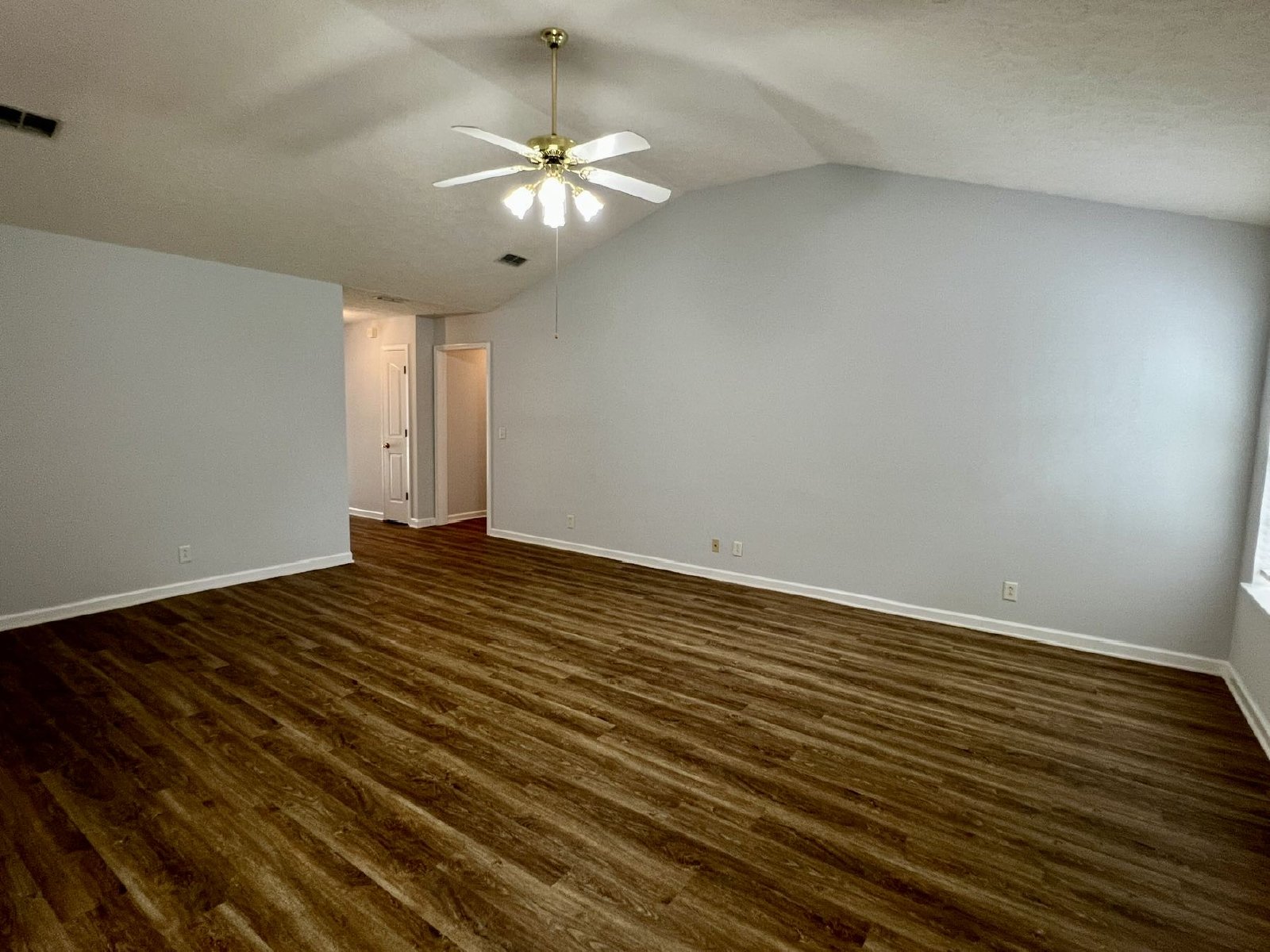 3 bed, 2 Bath, Garage + Screened Back Porch, Near Cason Ln property image