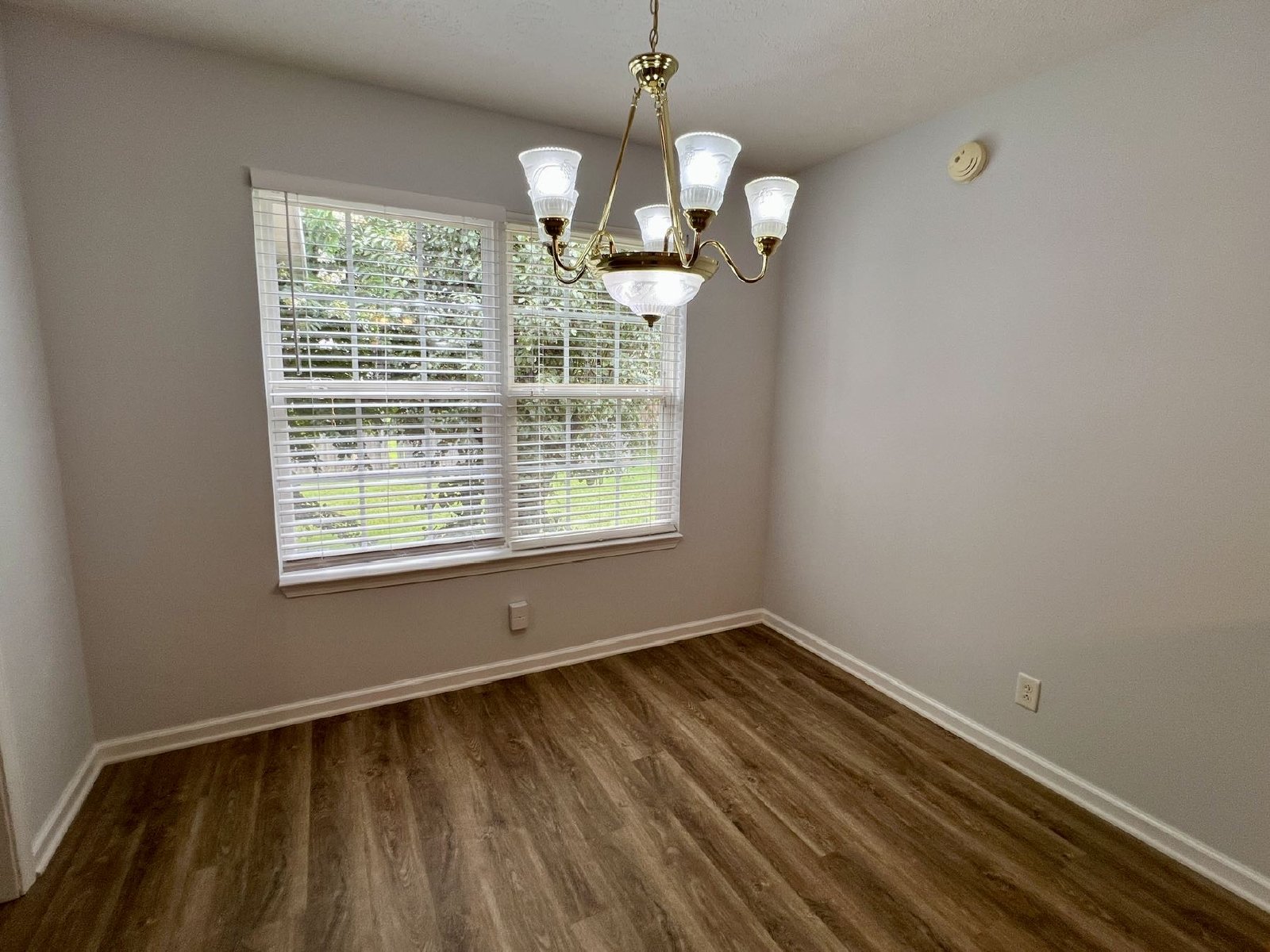 3 bed, 2 Bath, Garage + Screened Back Porch, Near Cason Ln property image