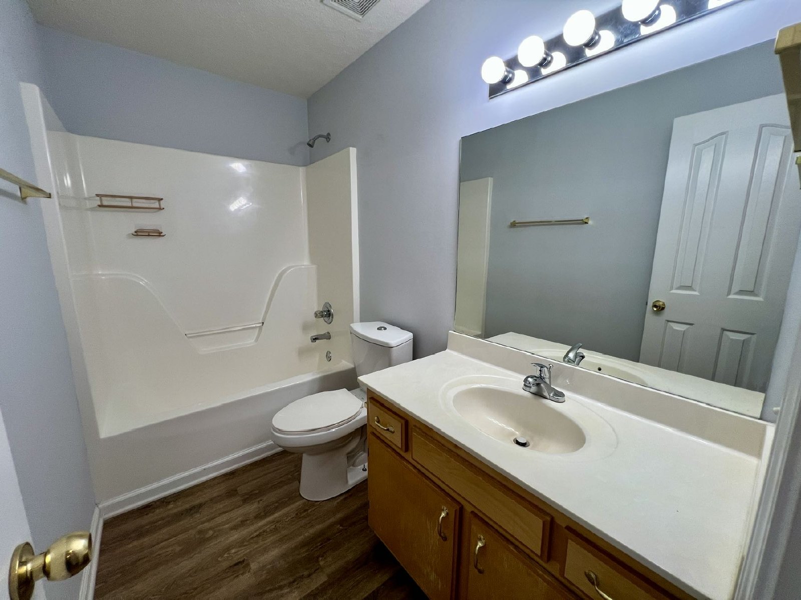 3 bed, 2 Bath, Garage + Screened Back Porch, Near Cason Ln property image