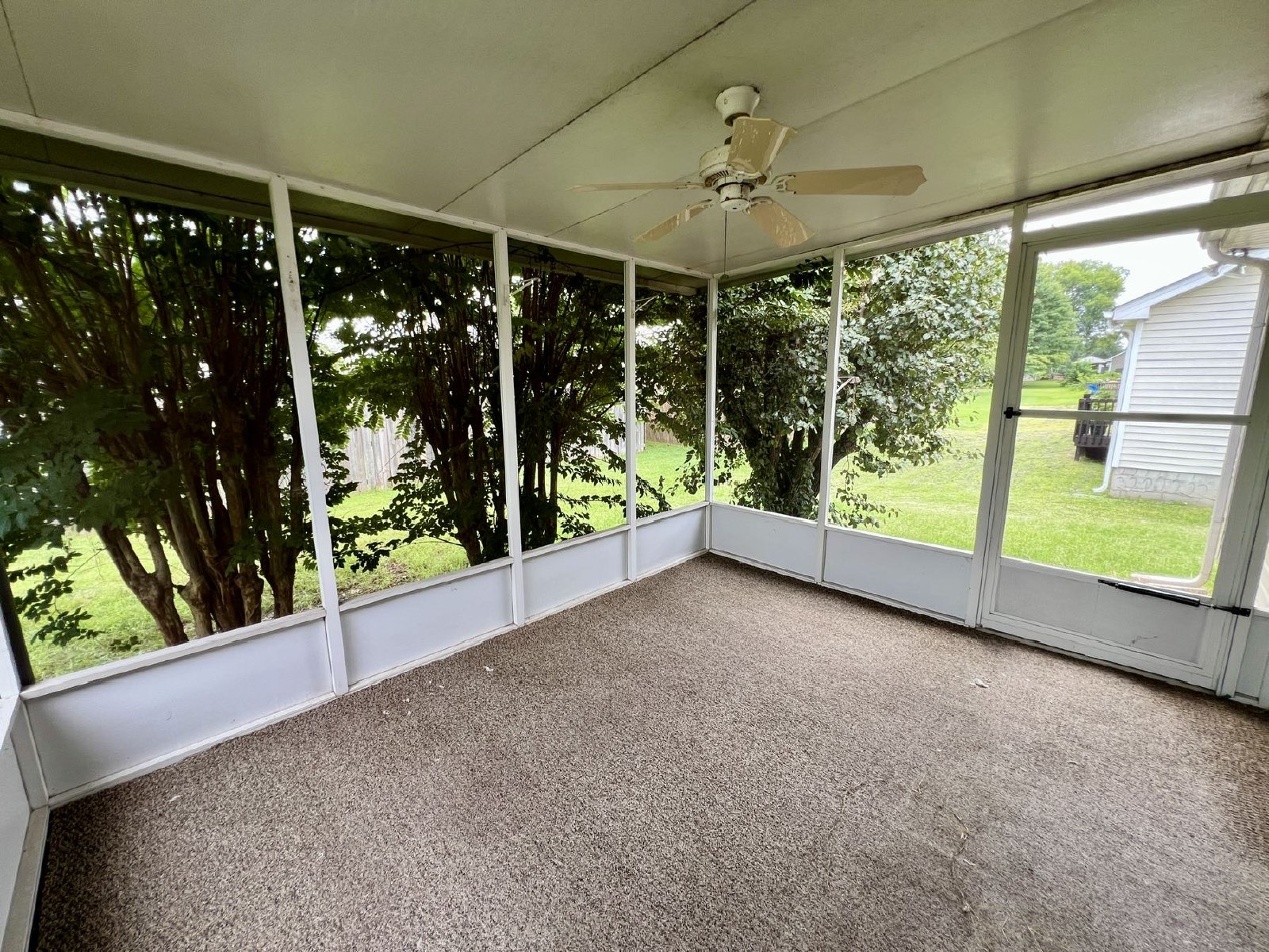 3 bed, 2 Bath, Garage + Screened Back Porch, Near Cason Ln property image