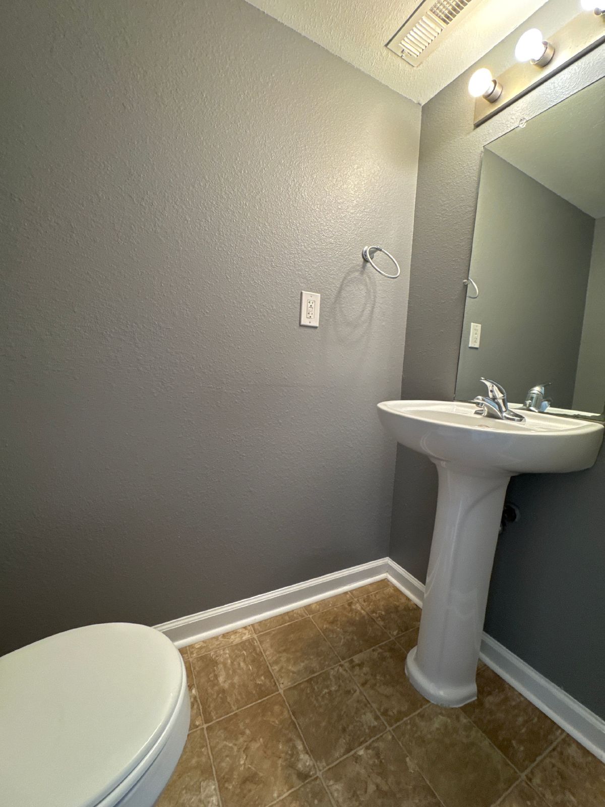2 Bed, 1.5 Bath Townhome *Move-In Special 1/2 off 1st Month's Rent for Qualified Applicant property image