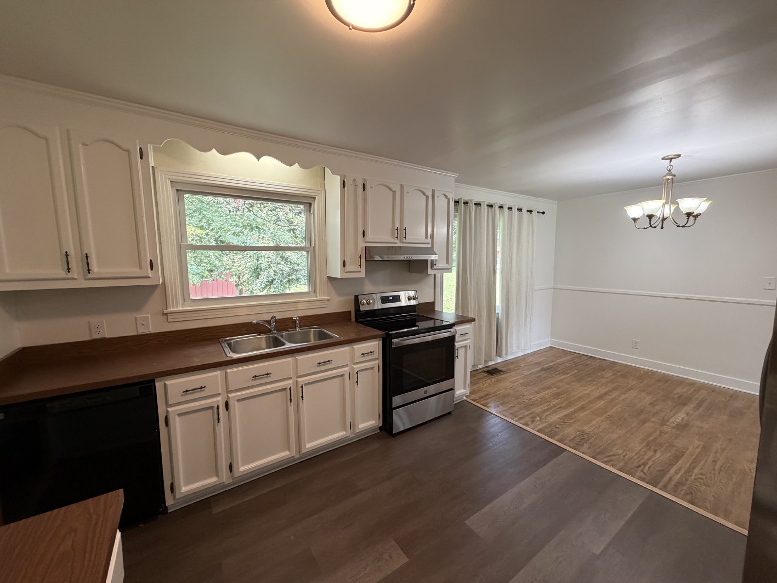 2 bedroom, 1 bath home near Harding Place property image