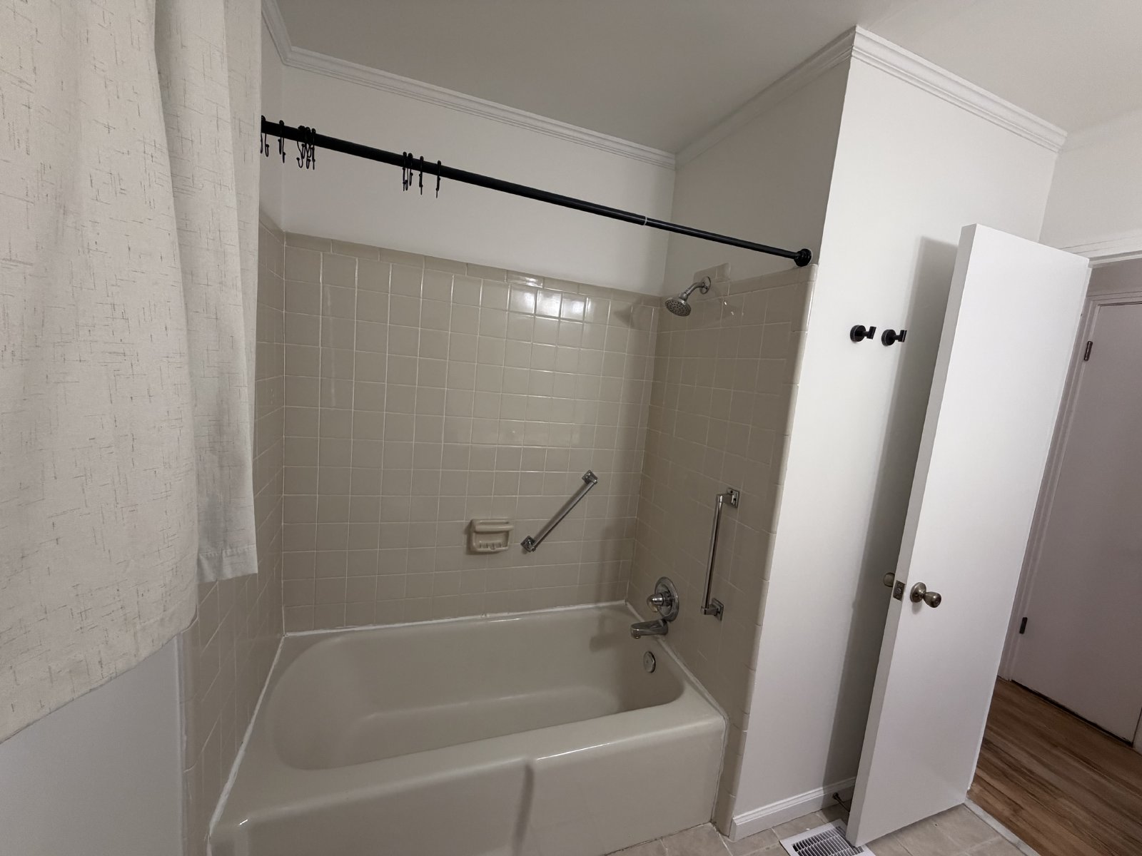 2 bedroom, 1 bath home near Harding Place property image