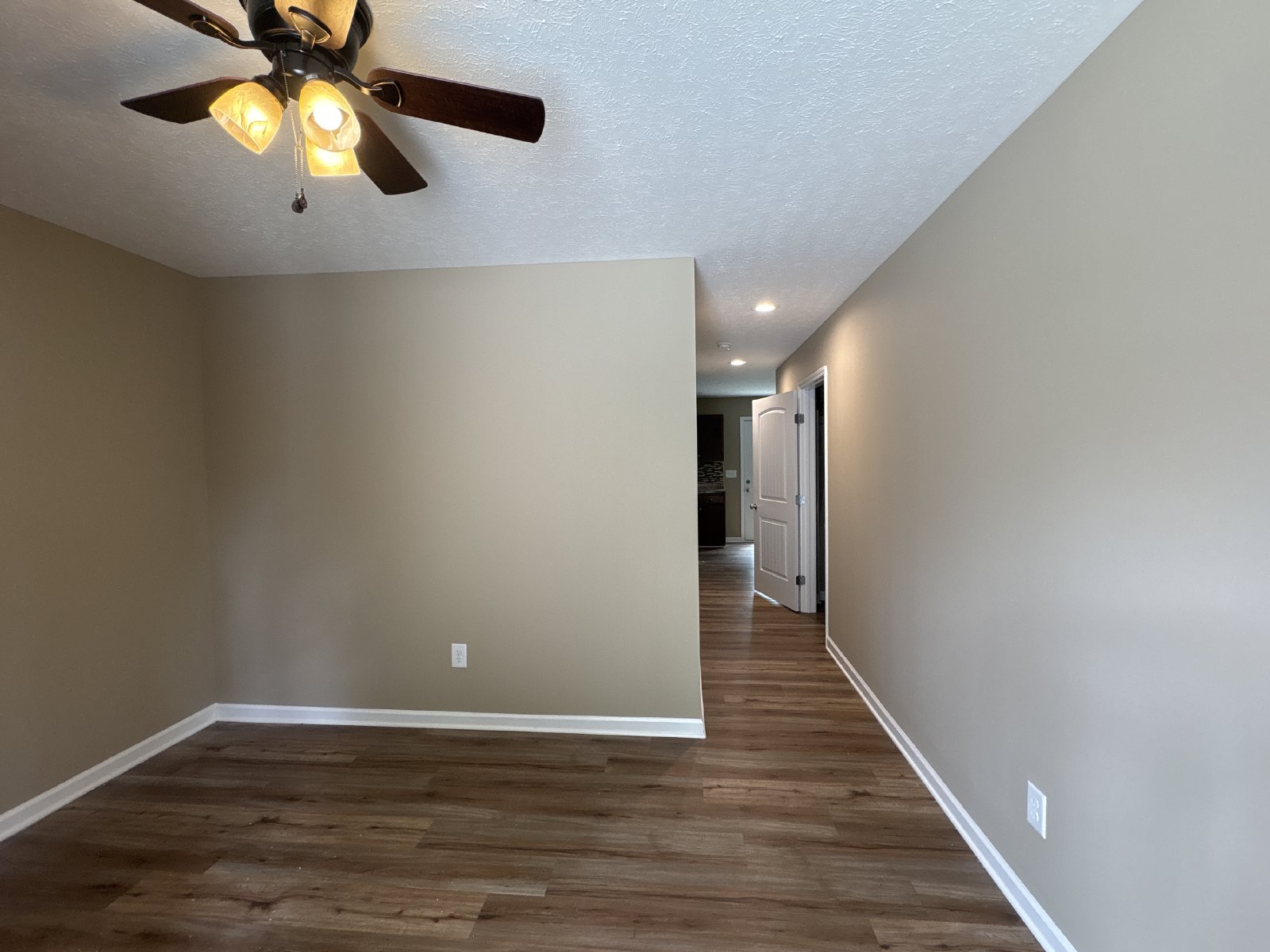 Charming Townhome in Convenient Tullahoma Location.... property image